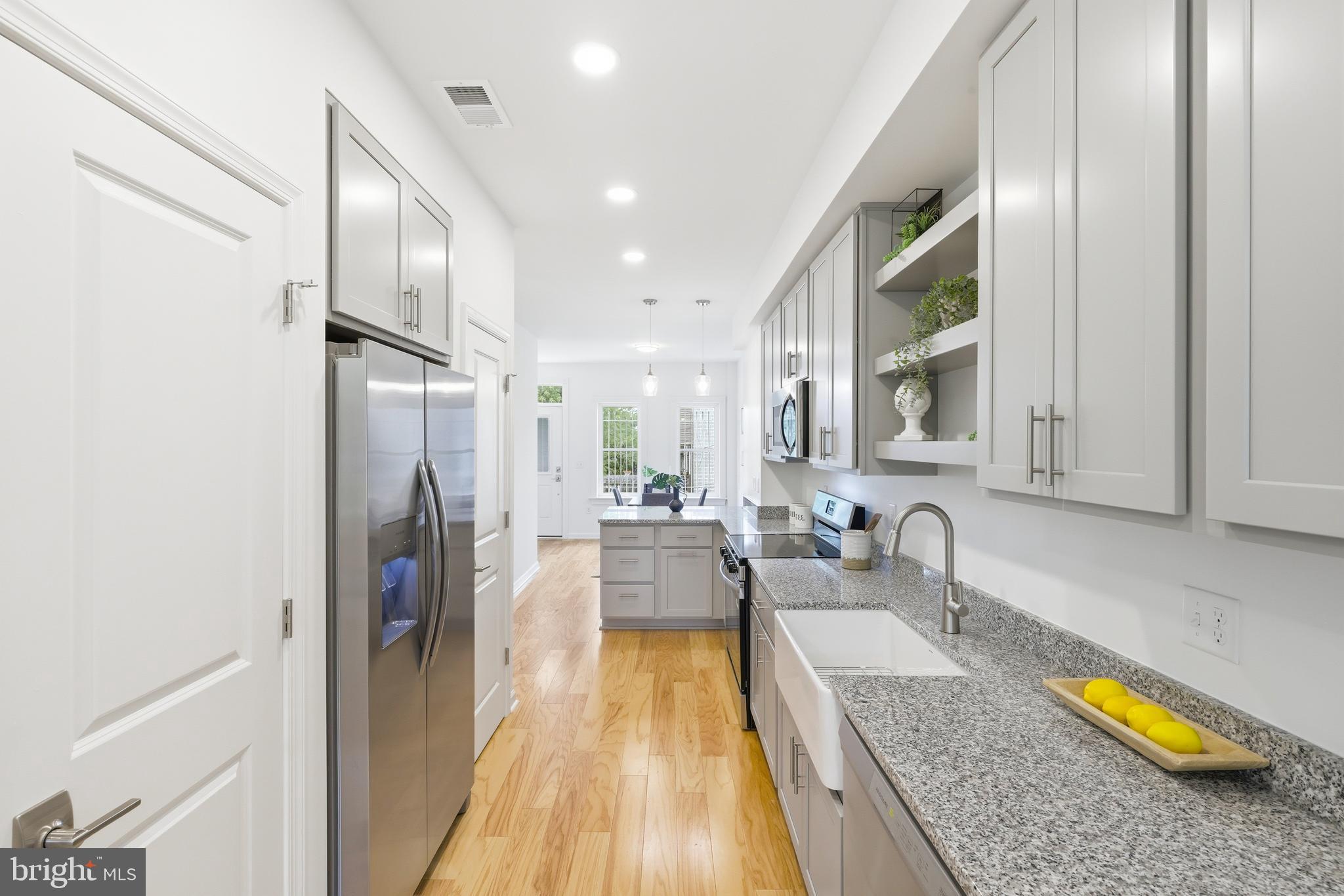 BROADWAY EAST - Residential