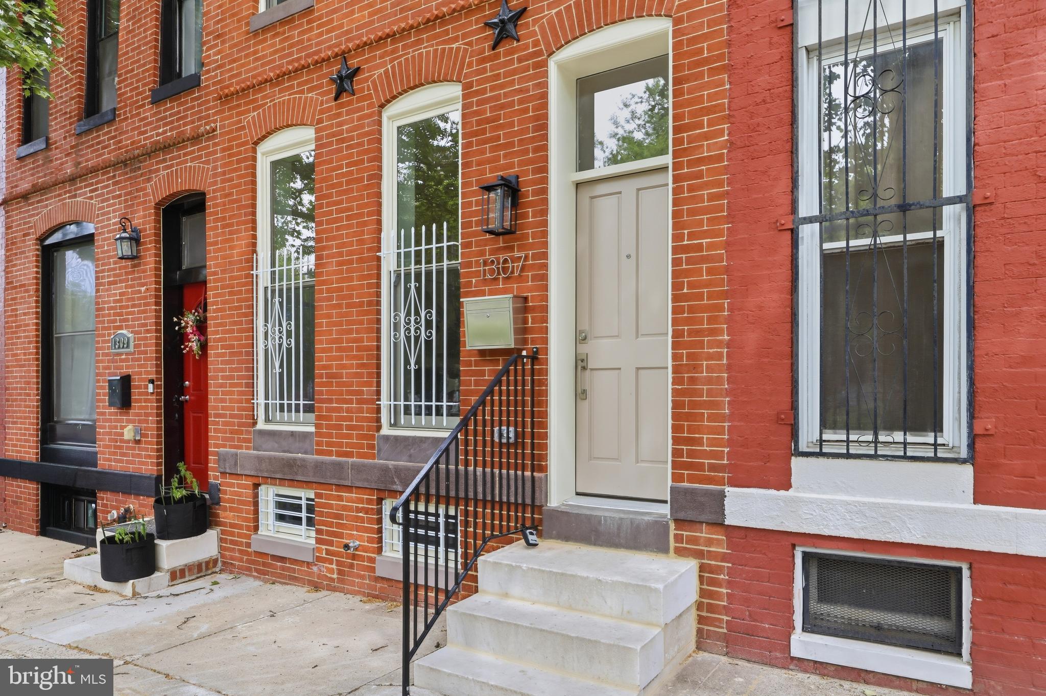 BROADWAY EAST - Residential