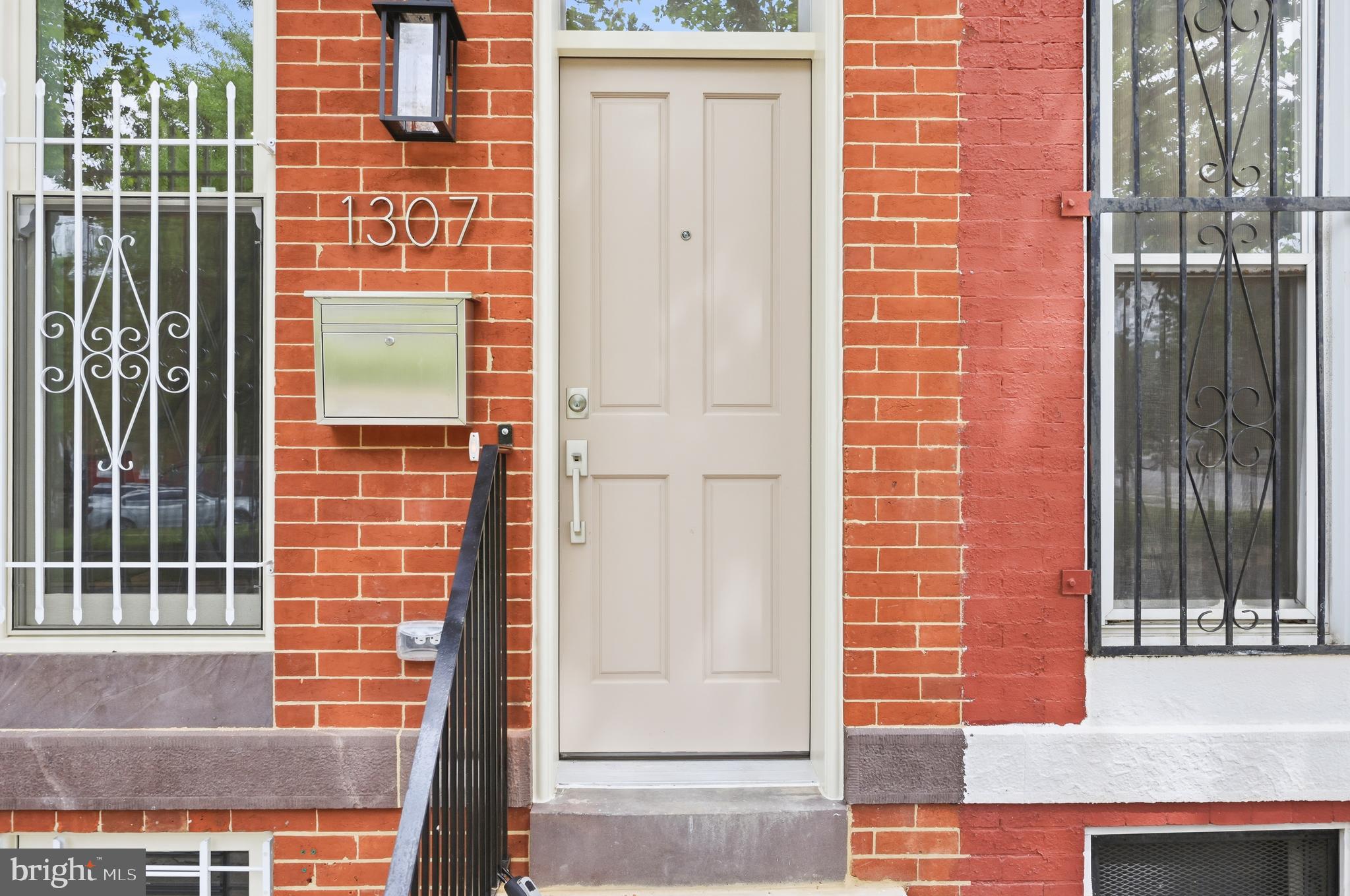 BROADWAY EAST - Residential