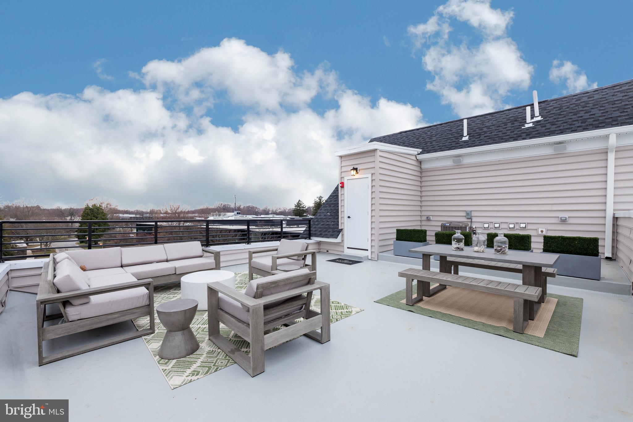 BROWNSTONES AT BERKLEY - Residential