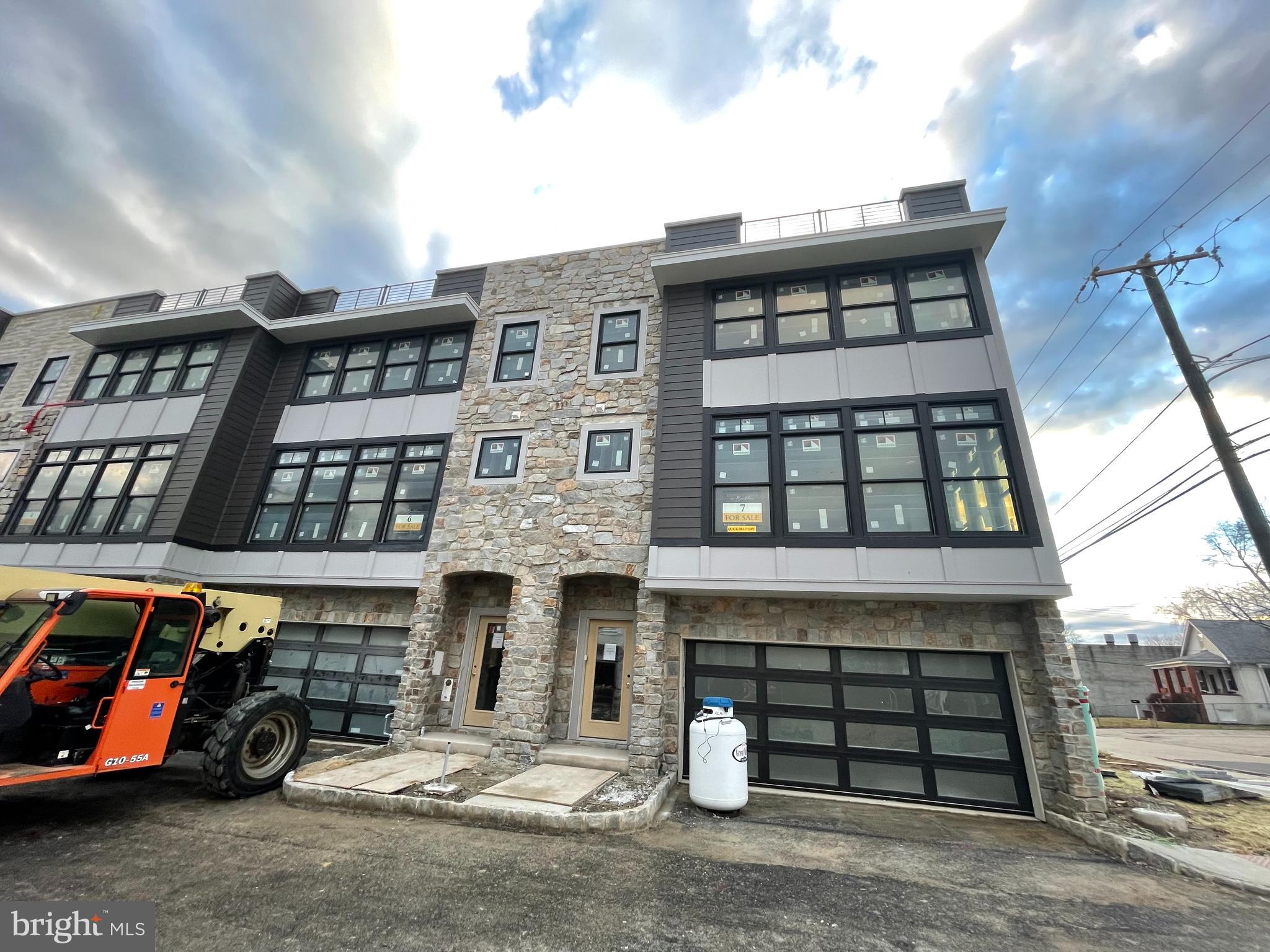 BROWNSTONES AT BERKLEY - Residential