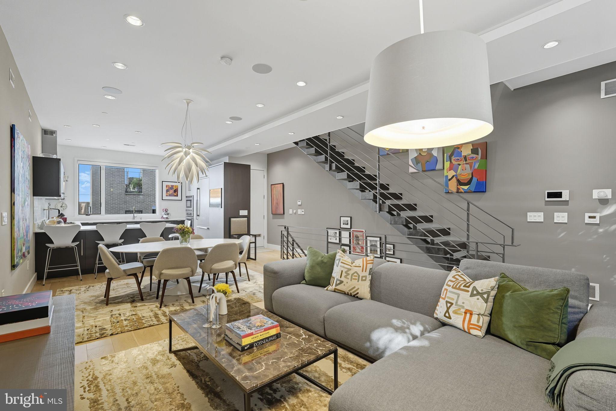 204 W LAUREL STREET 6 5