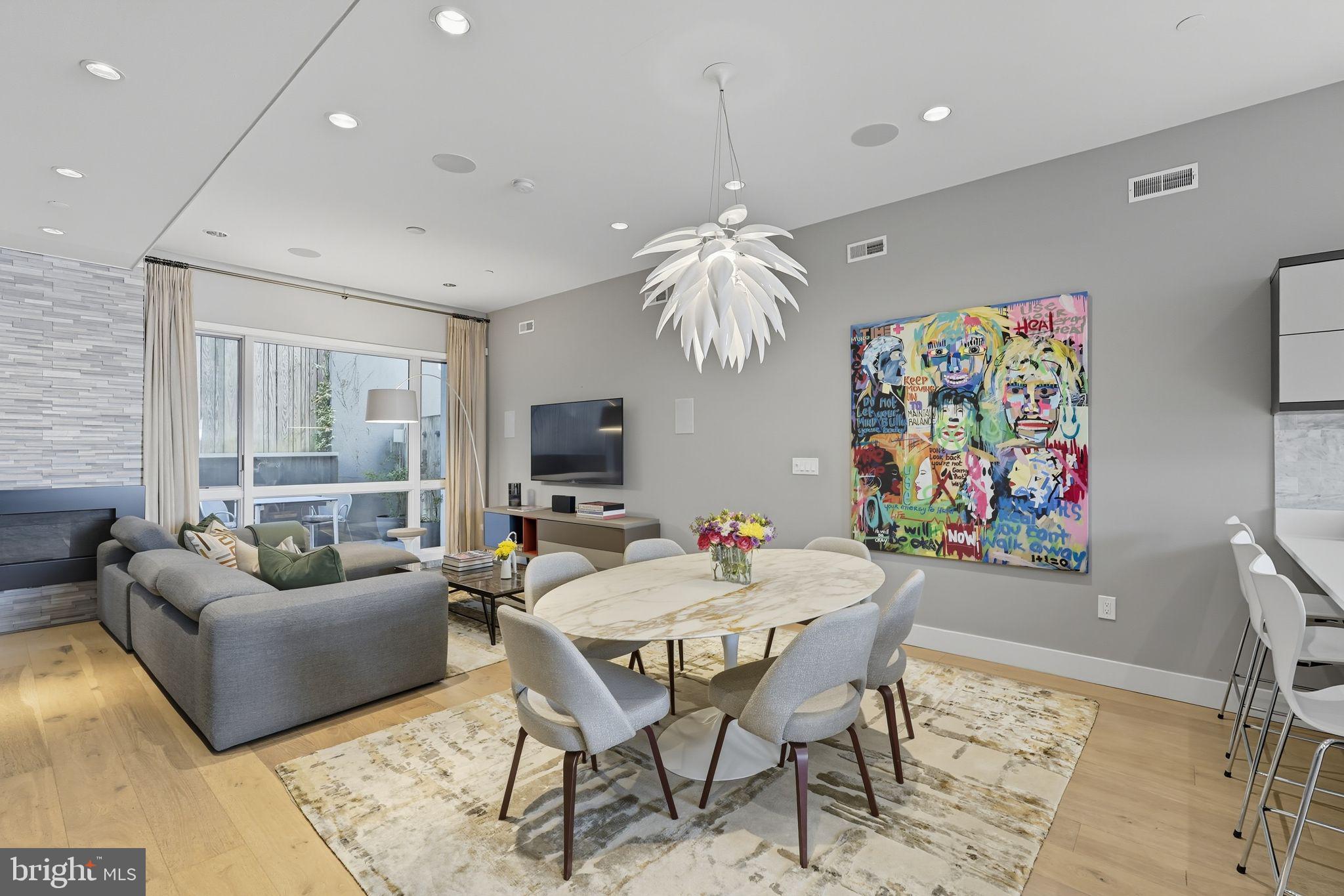 204 W LAUREL STREET 6 5