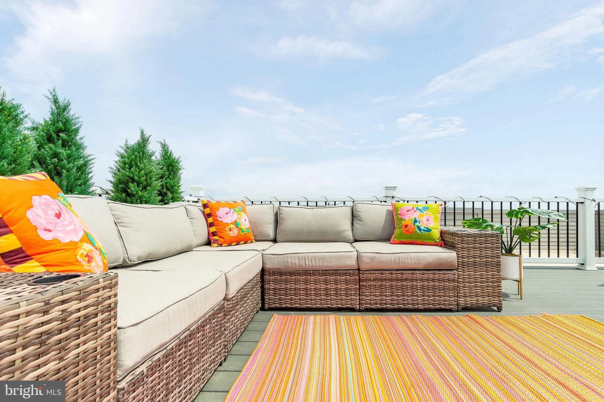 Philadelphia, Pennsylvania 19123, United States, 2 Bedrooms Bedrooms, ,2 BathroomsBathrooms,Residential,Active,167509