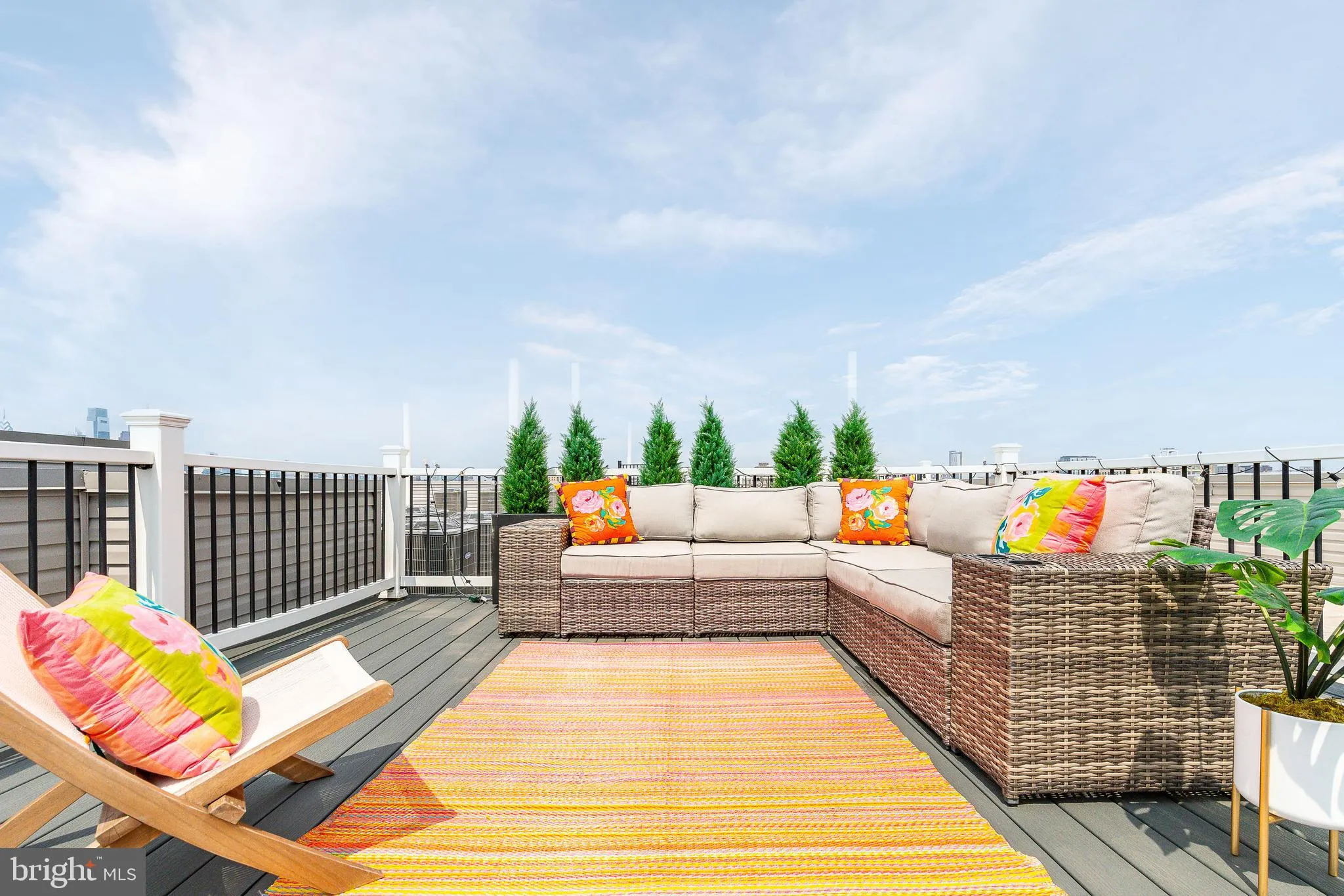 Philadelphia, Pennsylvania 19123, United States, 2 Bedrooms Bedrooms, ,2 BathroomsBathrooms,Residential,Active,167509