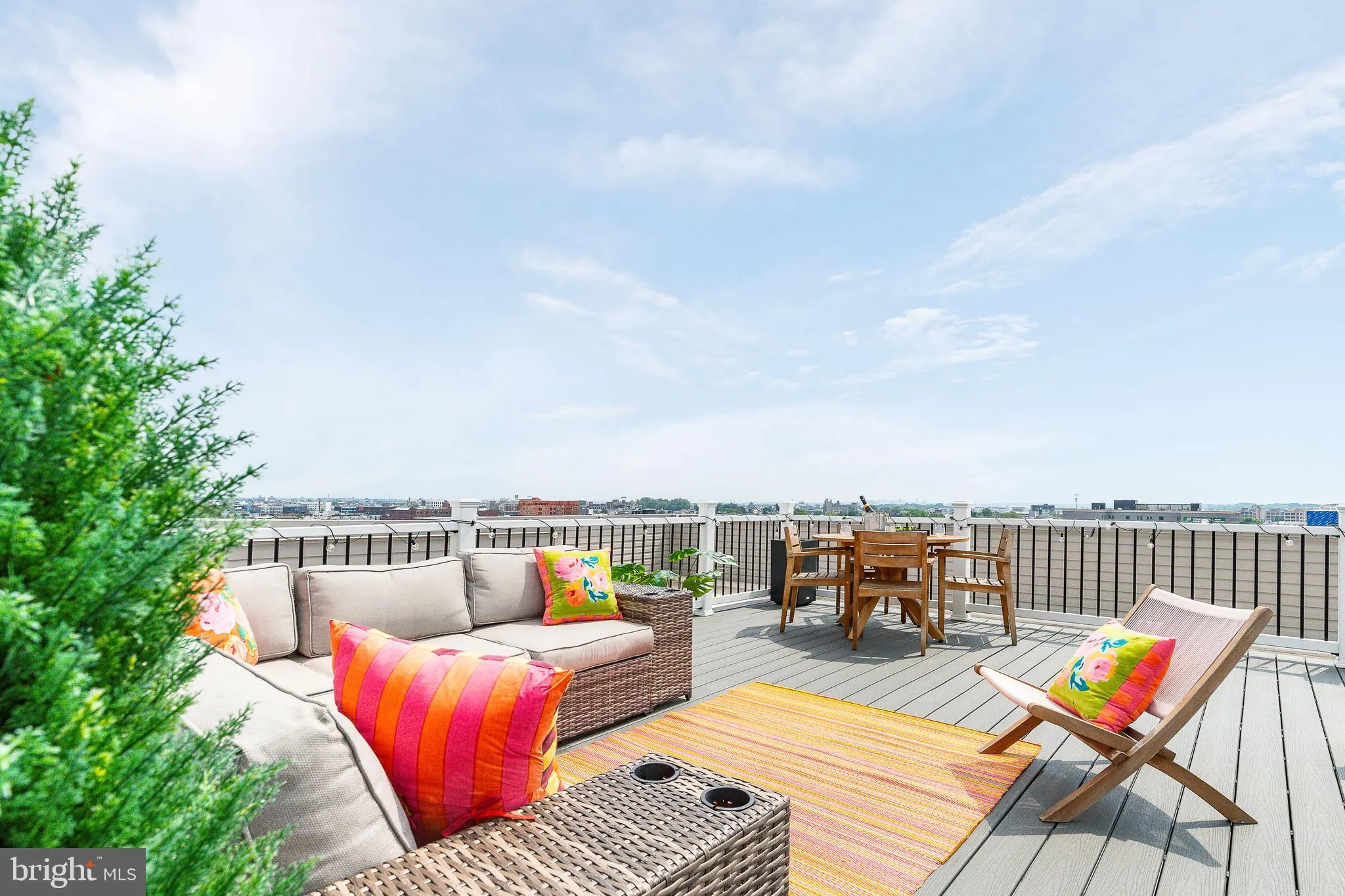 Philadelphia, Pennsylvania 19123, United States, 2 Bedrooms Bedrooms, ,2 BathroomsBathrooms,Residential,Active,167509