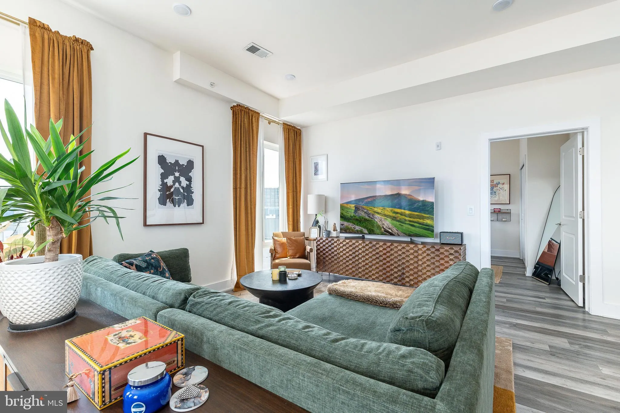 Philadelphia, Pennsylvania 19123, United States, 2 Bedrooms Bedrooms, ,2 BathroomsBathrooms,Residential,Active,167509