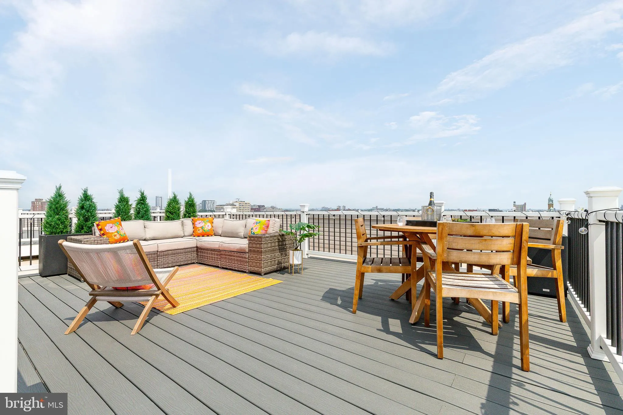 Philadelphia, Pennsylvania 19123, United States, 2 Bedrooms Bedrooms, ,2 BathroomsBathrooms,Residential,Active,167509