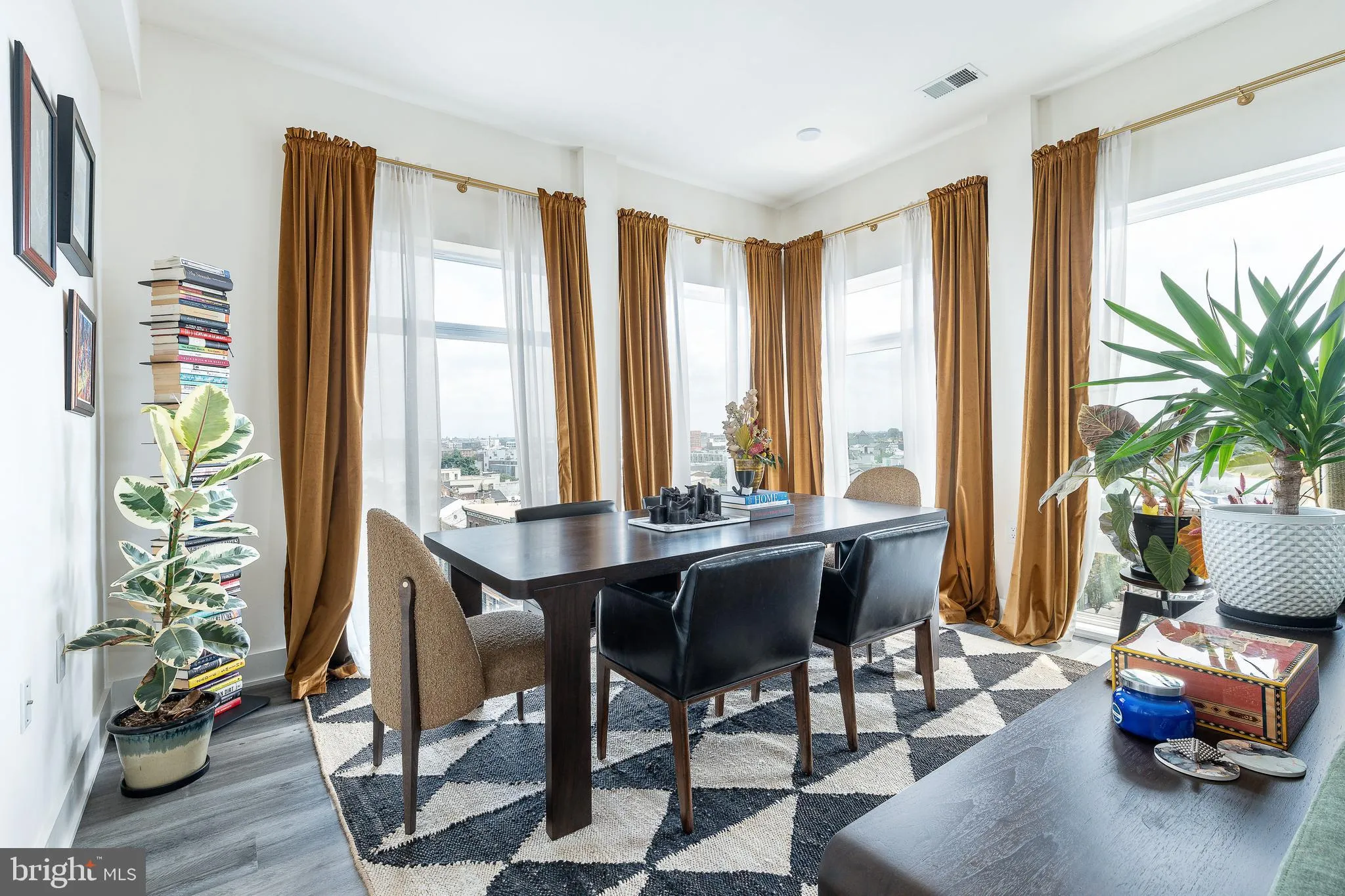 Philadelphia, Pennsylvania 19123, United States, 2 Bedrooms Bedrooms, ,2 BathroomsBathrooms,Residential,Active,167509