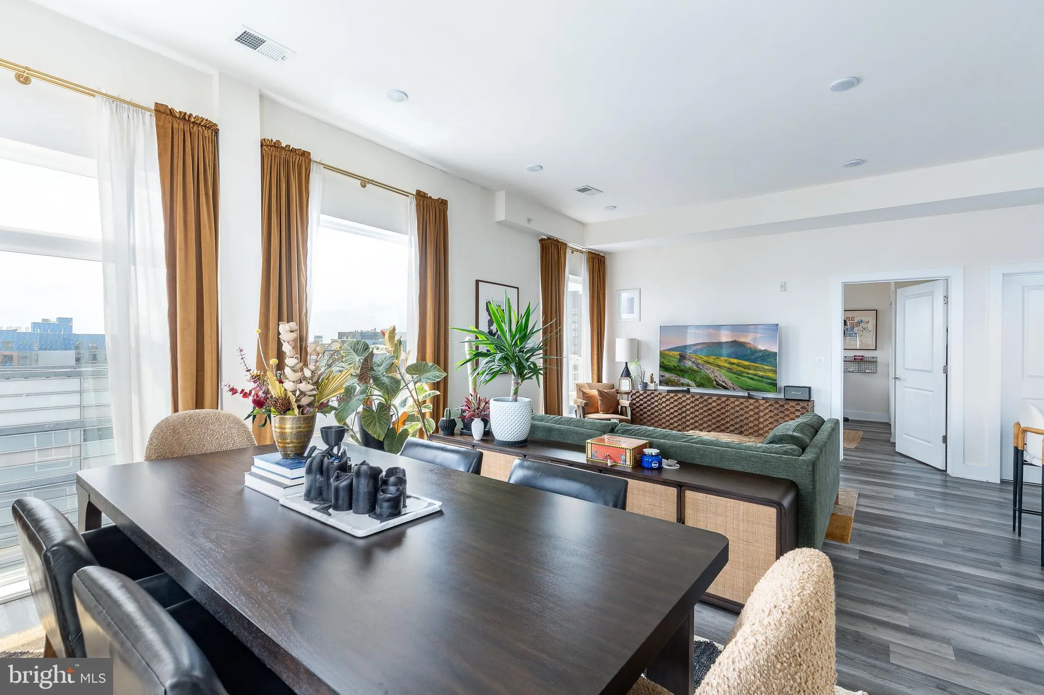 Philadelphia, Pennsylvania 19123, United States, 2 Bedrooms Bedrooms, ,2 BathroomsBathrooms,Residential,Active,167509