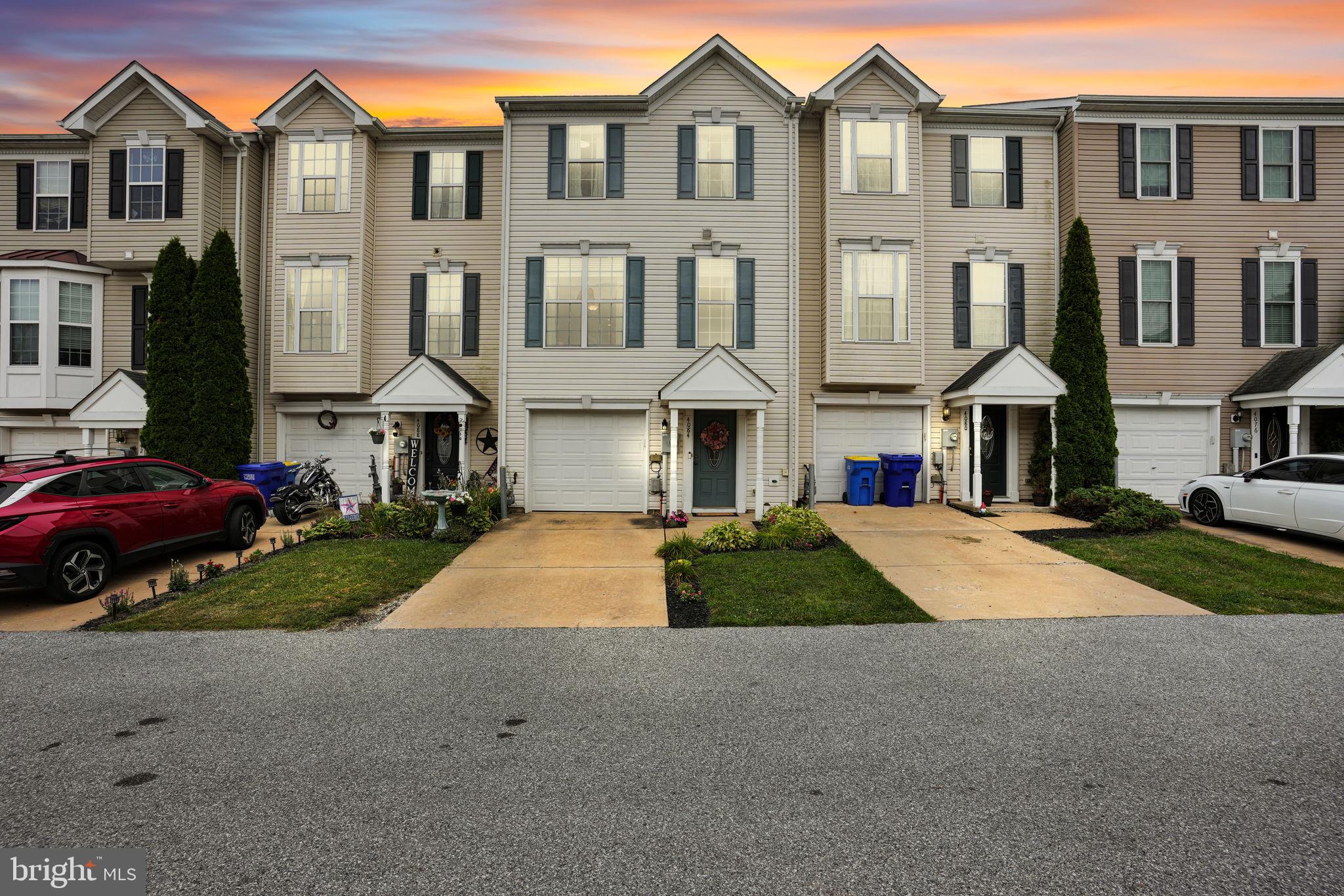Welcome to 4084 Forest Hills Court!
This adorable 3-bedroom, 2.5-bath townhome is move-in ready with the charm and layout you’ve been waiting for. The lower level offers a flexible bonus room that works perfectly as a home office, rec room, or cozy hangout space. You’ll love the one-car attached garage and the bright, welcoming entry.
The main level features a spacious family room that flows right into the eat-in kitchen—ideal for entertaining, weeknight dinners, or your next pancake masterpiece. There’s also a convenient half bath on this level and a deck out back for grilling or relaxing with a glass of wine.
Upstairs, the primary suite includes a walk-in closet and full bath, plus there’s a second full bathroom and two more lovely bedrooms. Neutral paint, well-kept finishes, and just the right amount of style make this one an easy “yes.”