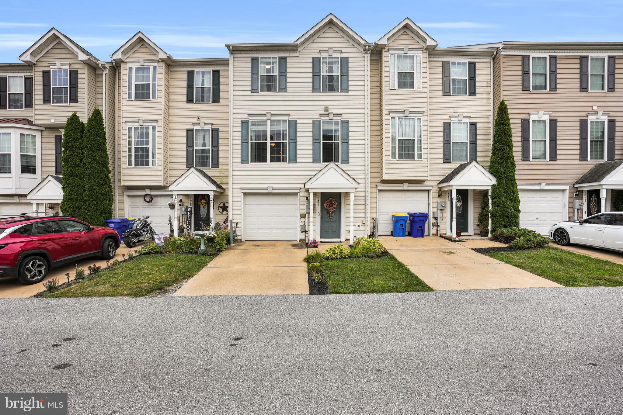 4084 FOREST HILLS COURT