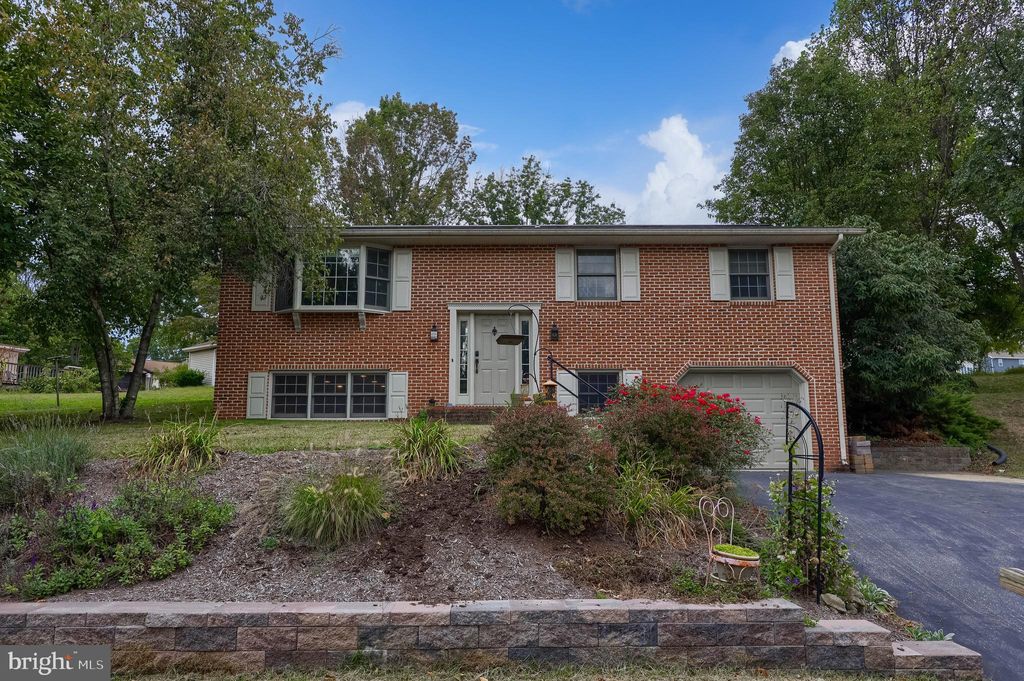 Photo of 315 Broad Street, AKRON, PA 17501 (MLS # PALA2076416)