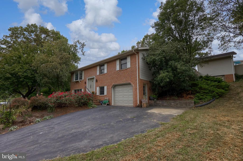 Photo of 315 Broad Street, AKRON, PA 17501 (MLS # PALA2076416)