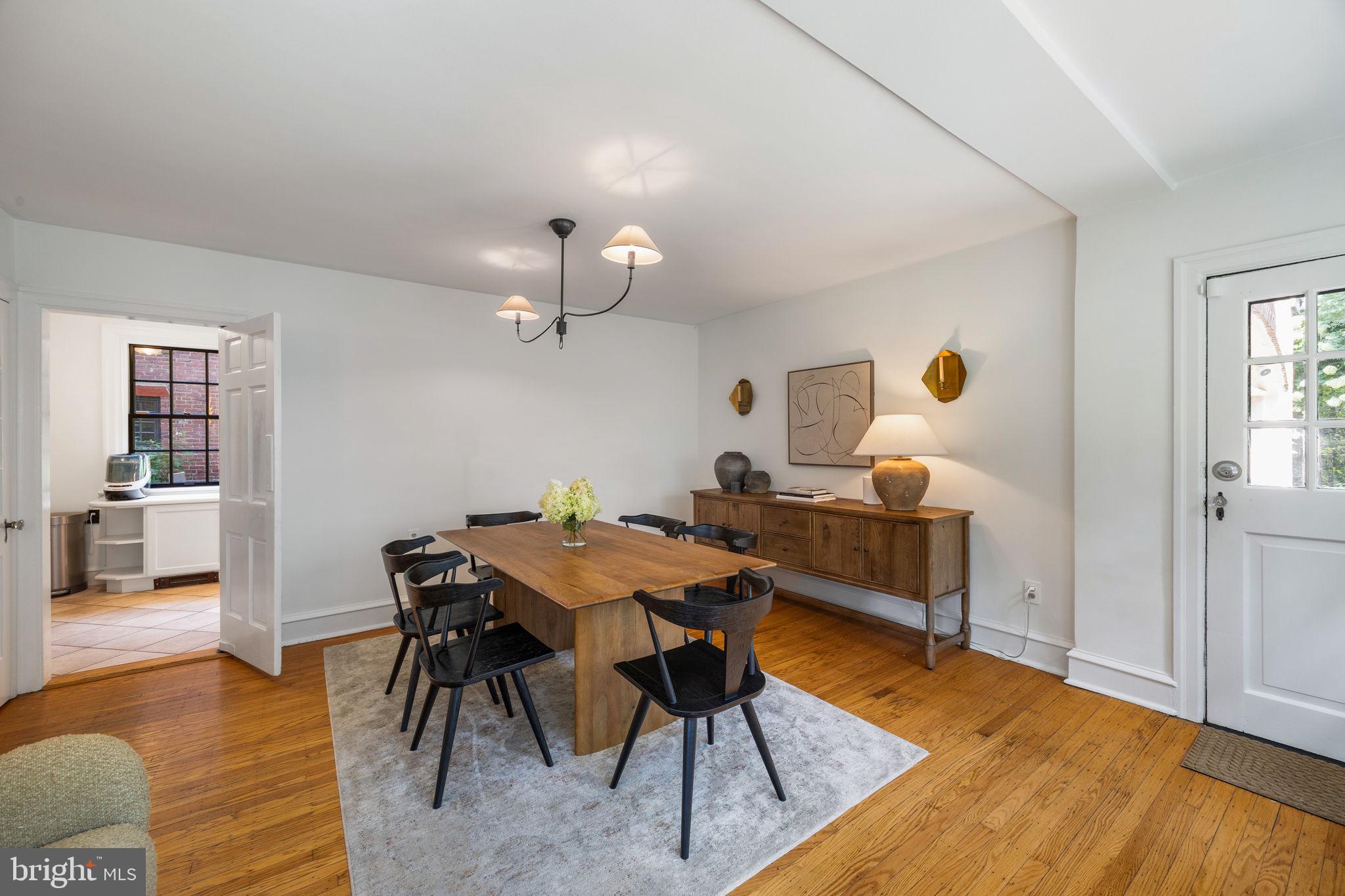 EAST FALLS - Residential