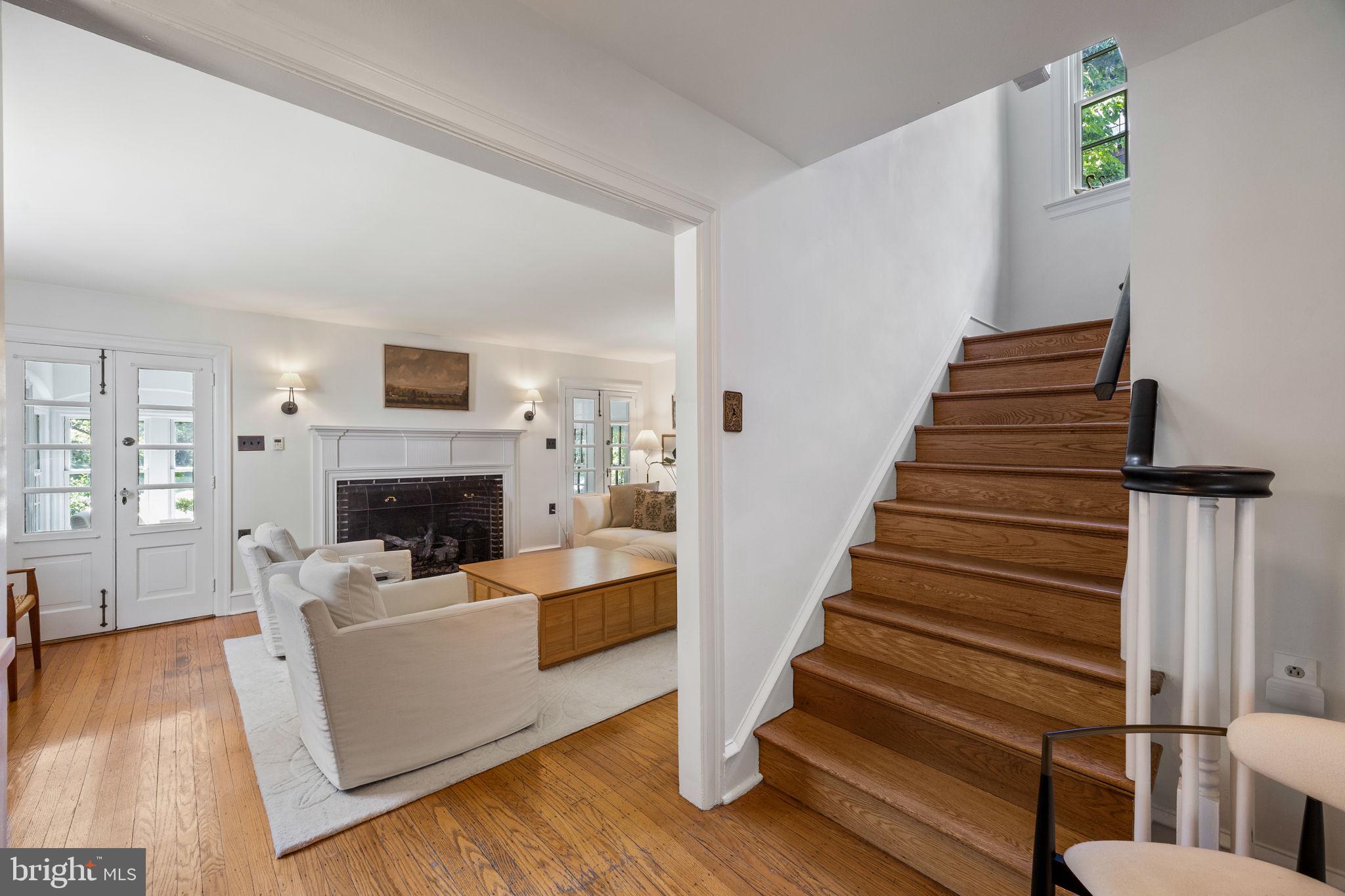 EAST FALLS - Residential