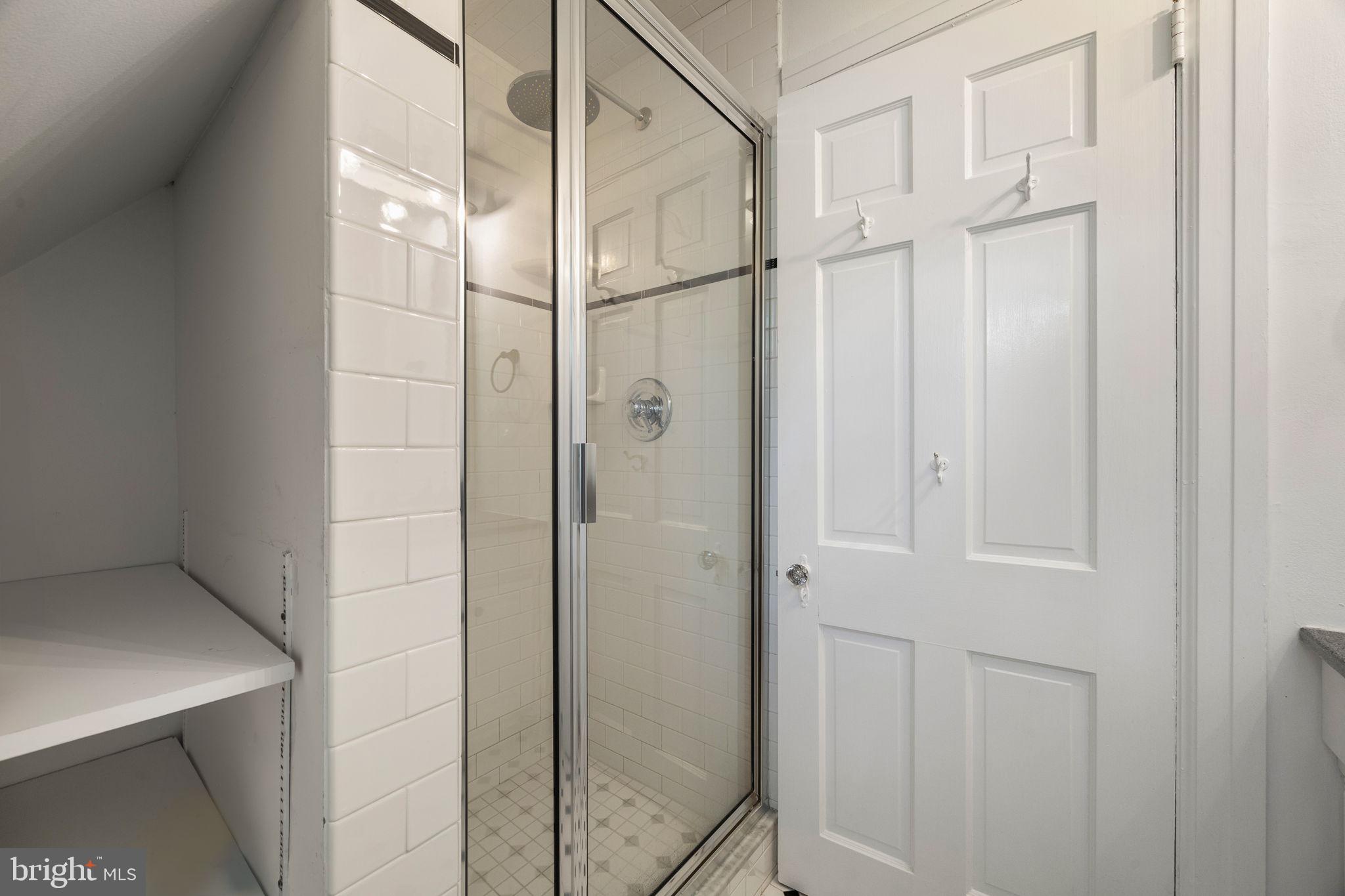 EAST FALLS - Residential