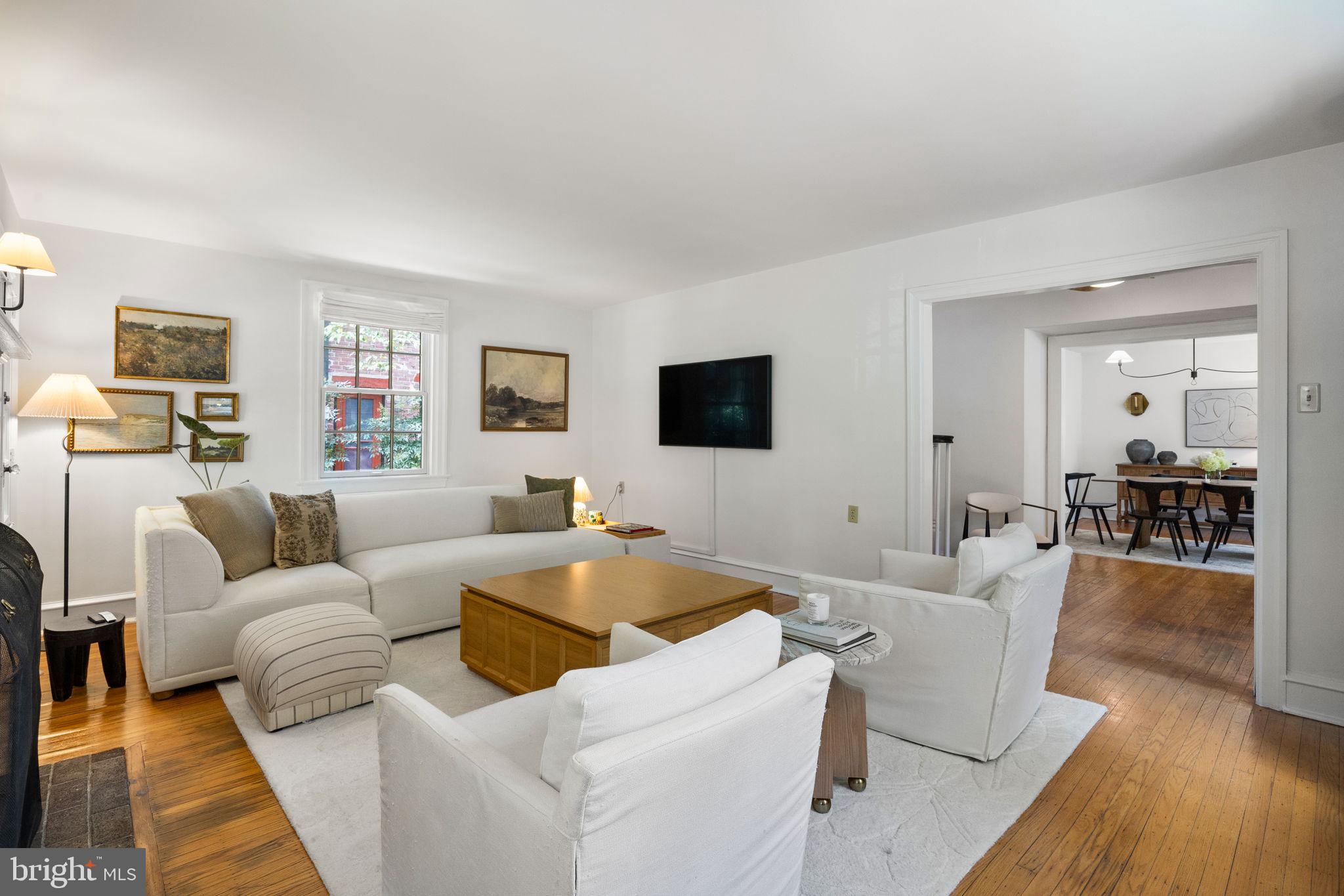 EAST FALLS - Residential