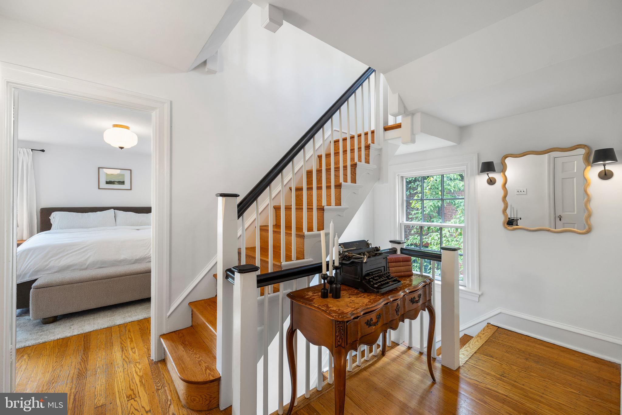 EAST FALLS - Residential