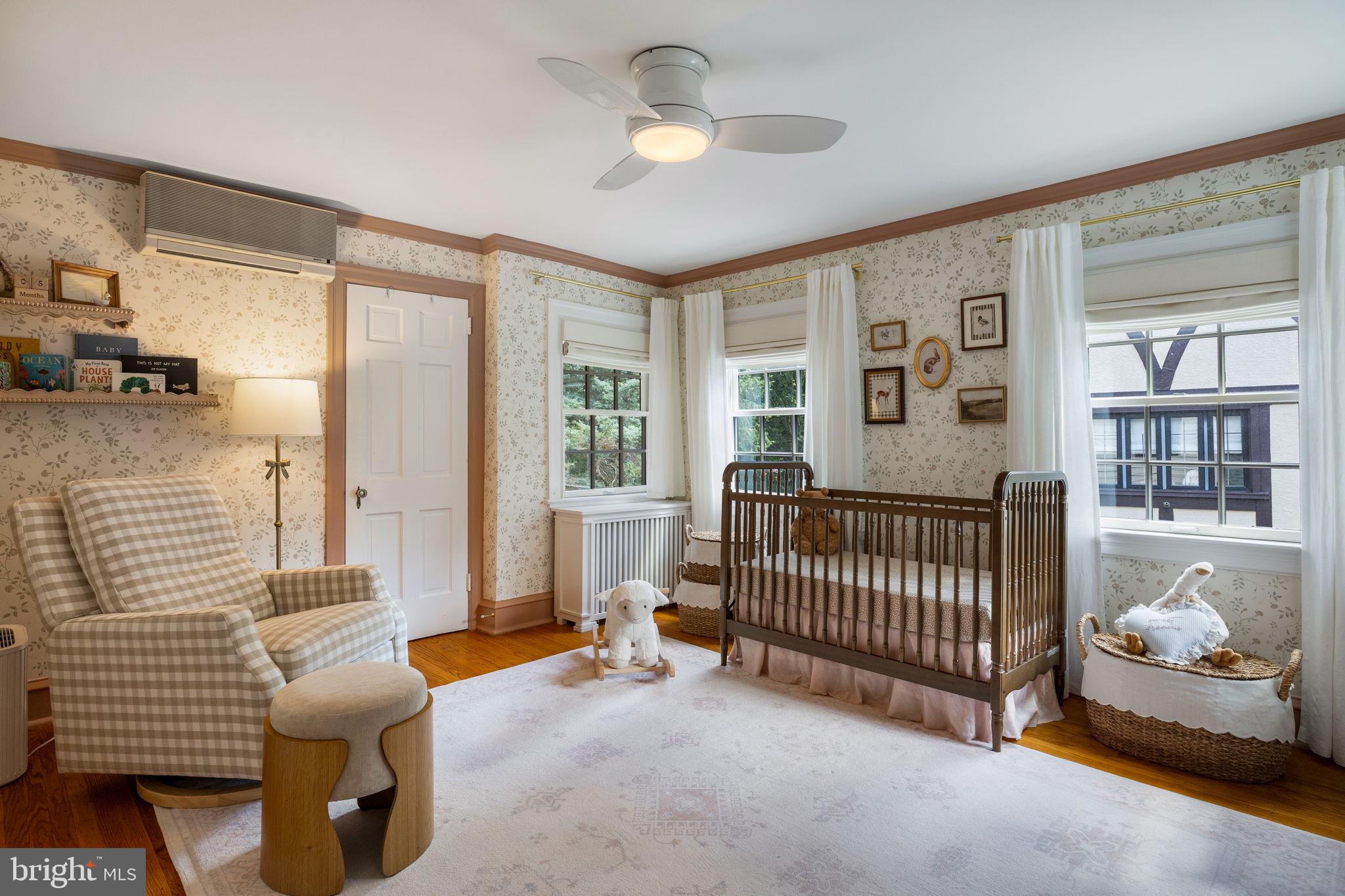 EAST FALLS - Residential