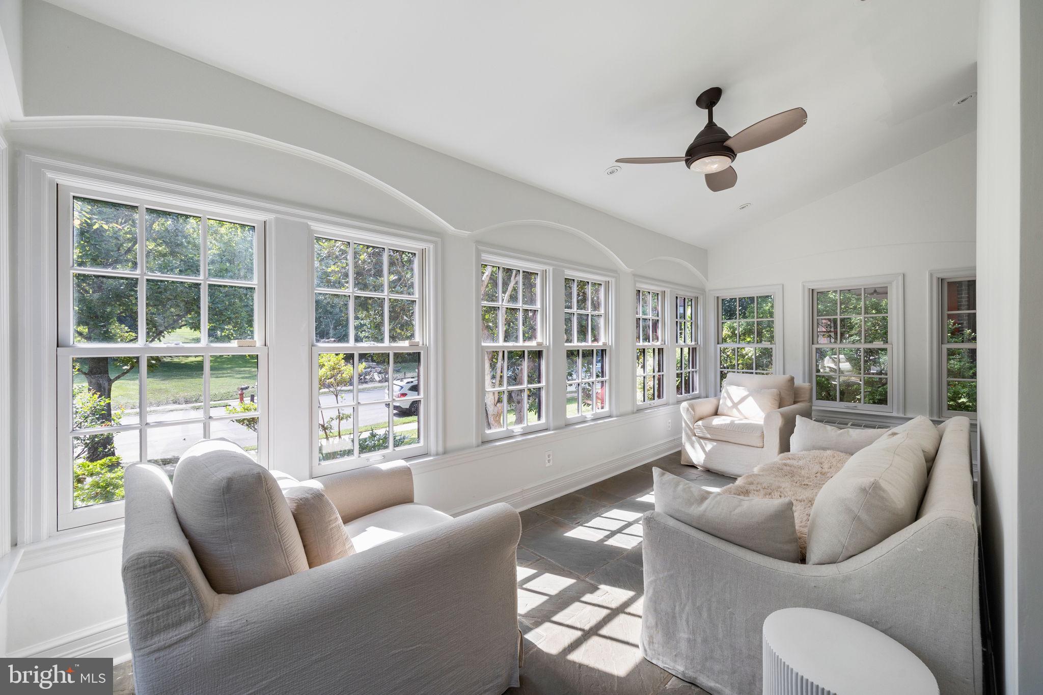 EAST FALLS - Residential