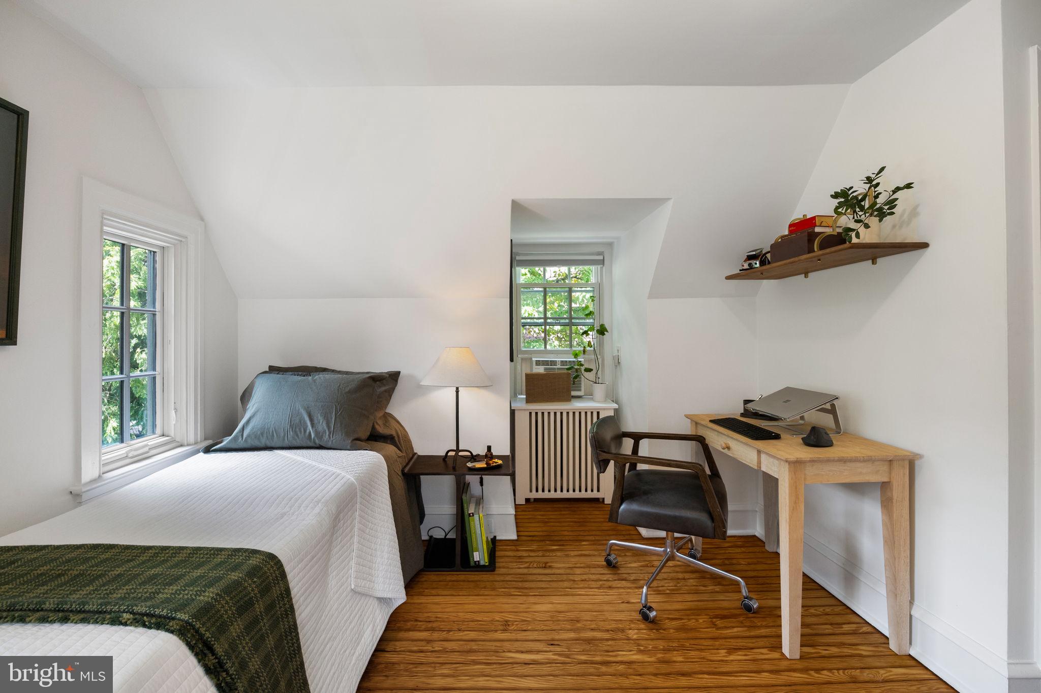 EAST FALLS - Residential