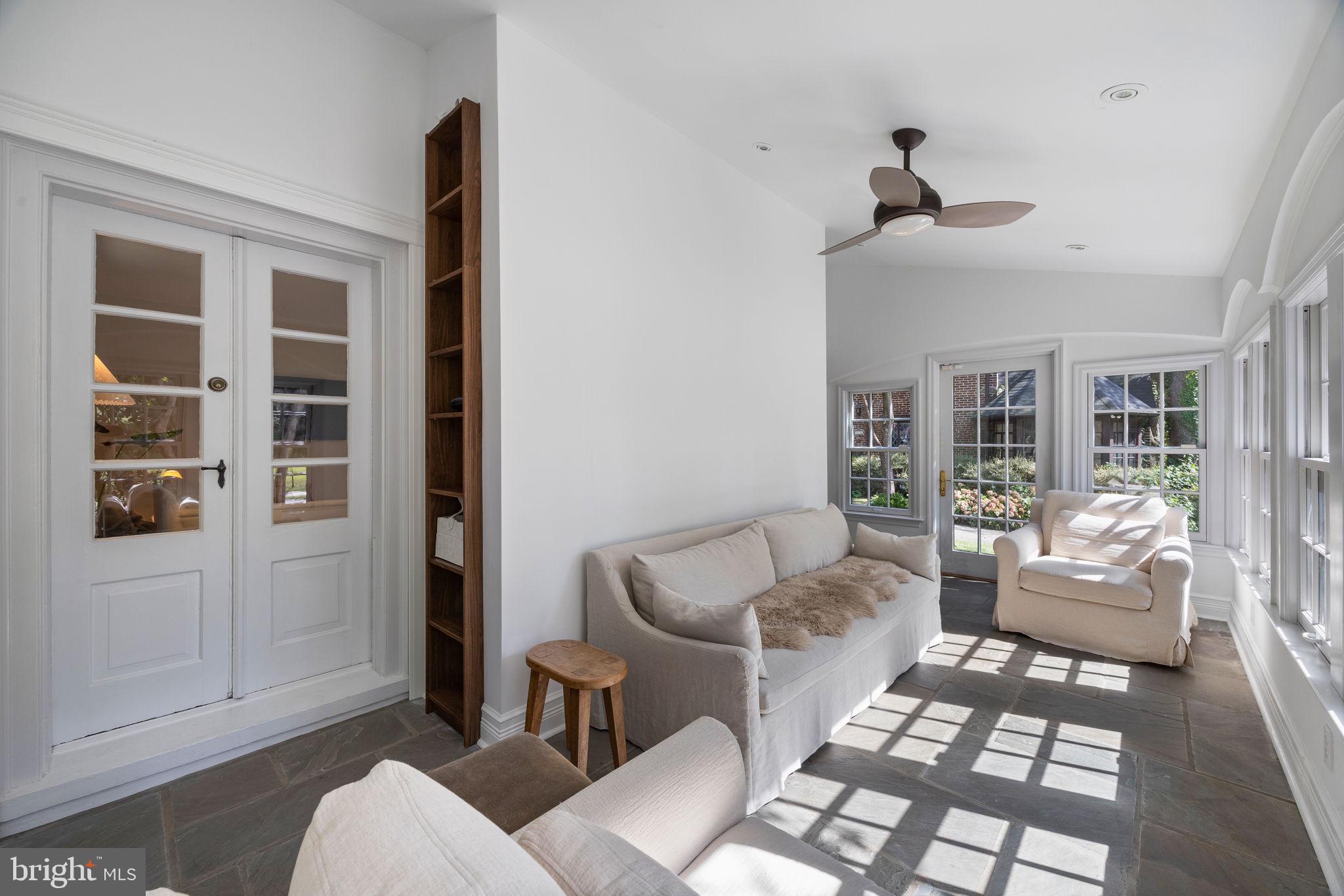 EAST FALLS - Residential