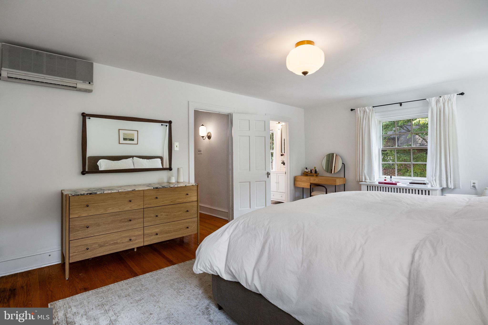 EAST FALLS - Residential