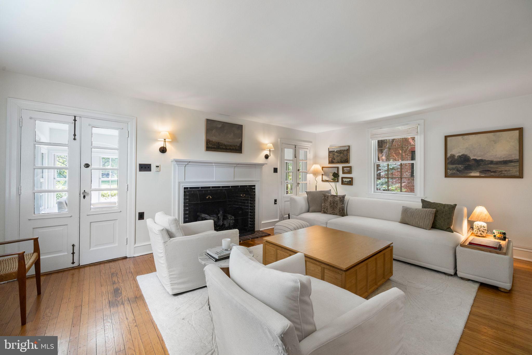 EAST FALLS - Residential