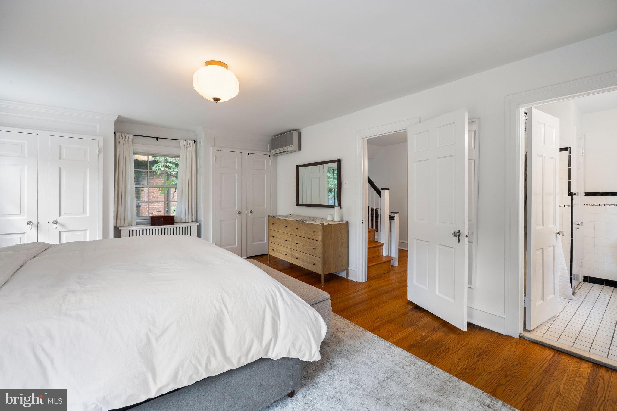 EAST FALLS - Residential