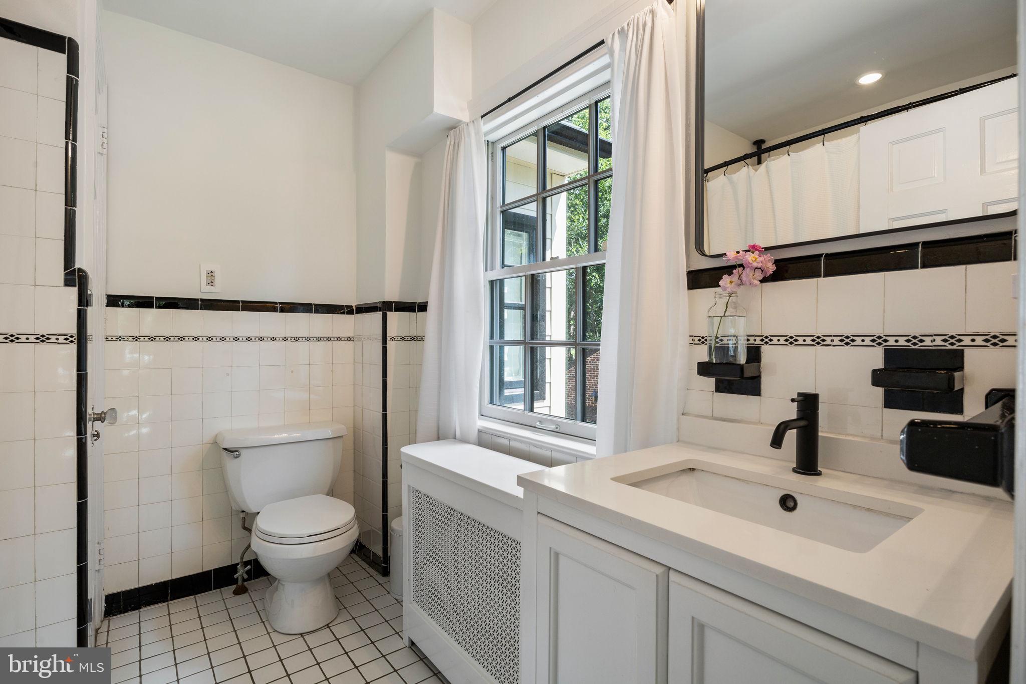 EAST FALLS - Residential