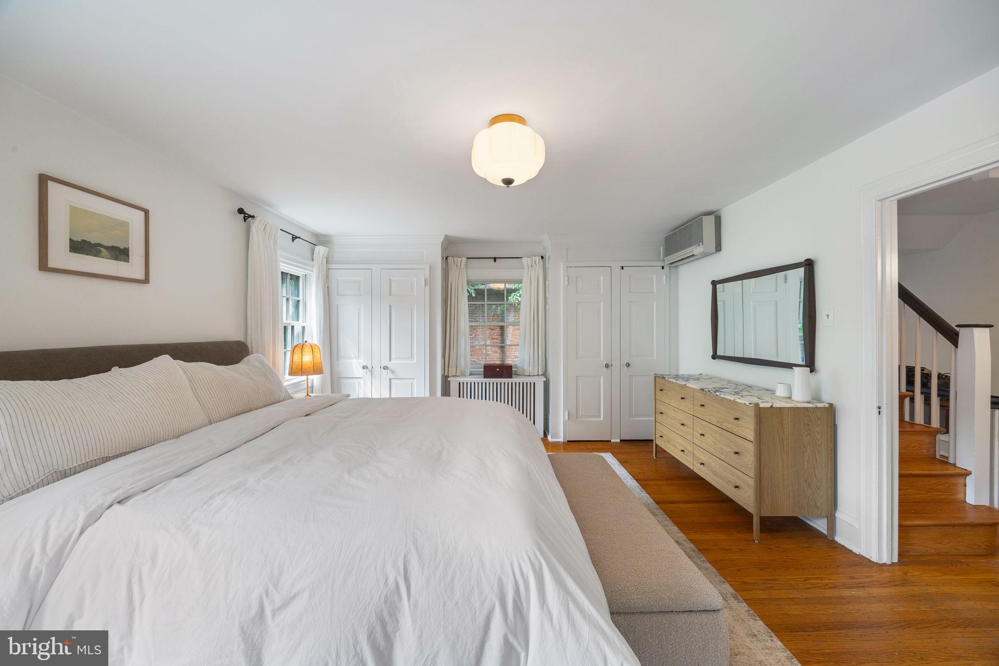 EAST FALLS - Residential