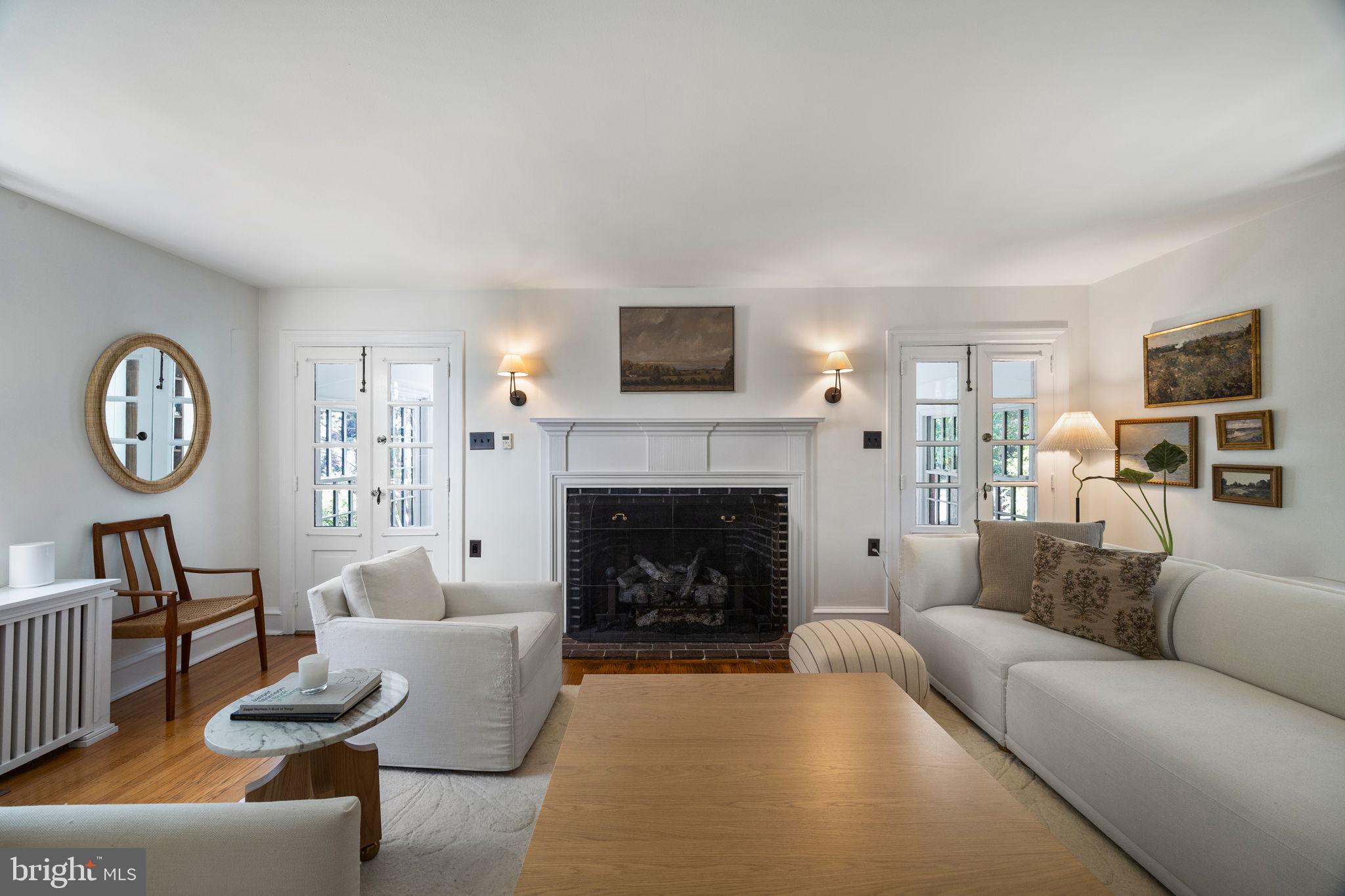 EAST FALLS - Residential