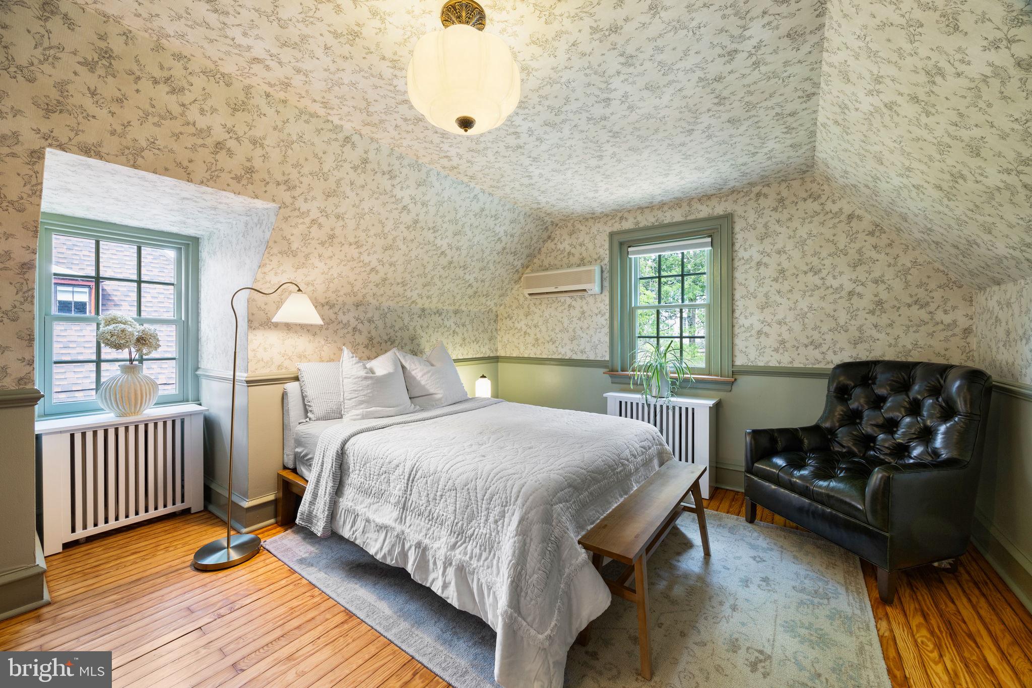 EAST FALLS - Residential