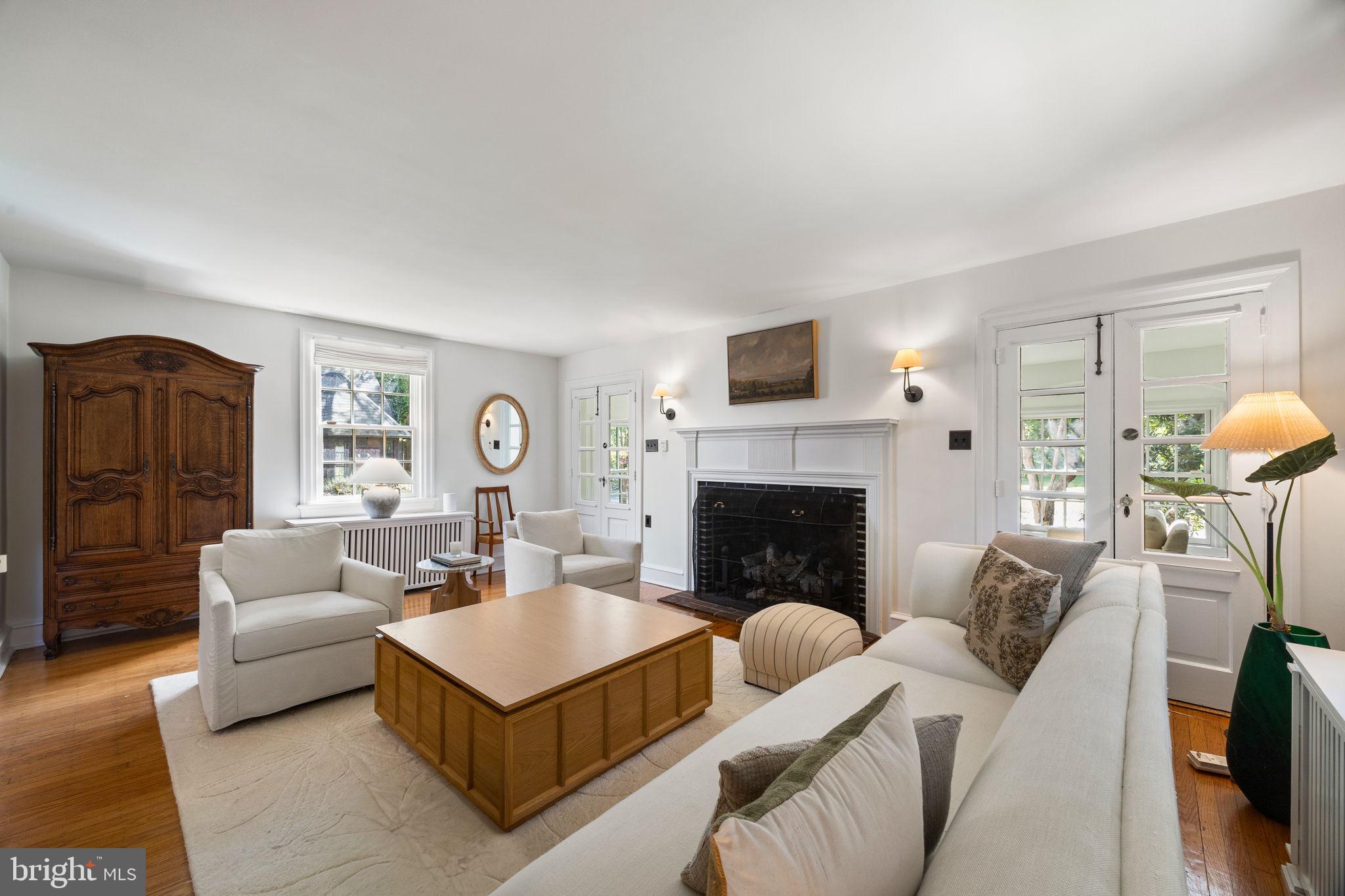 EAST FALLS - Residential