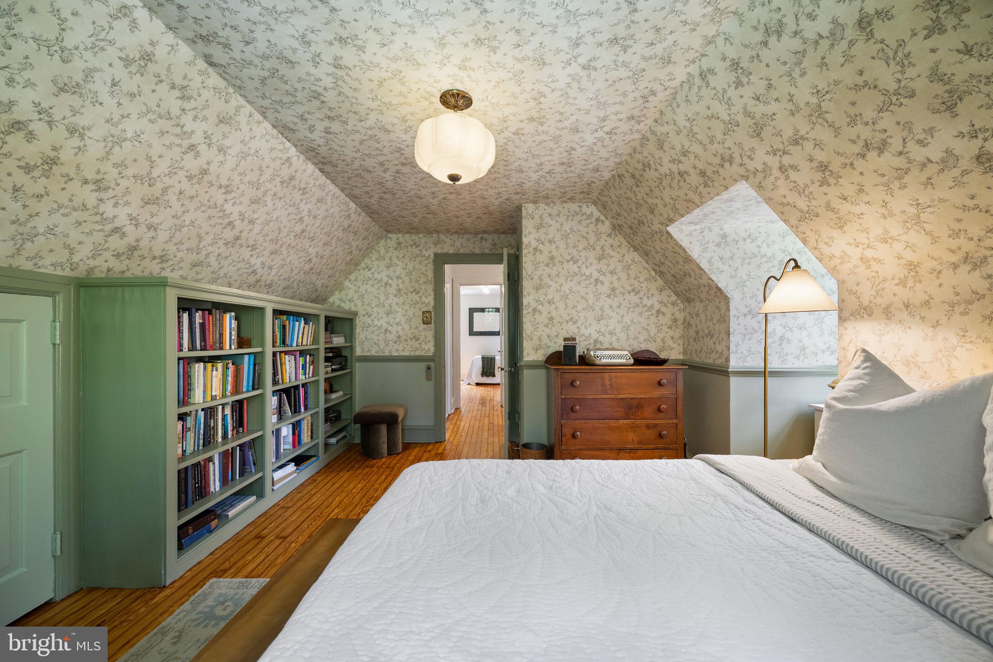 EAST FALLS - Residential