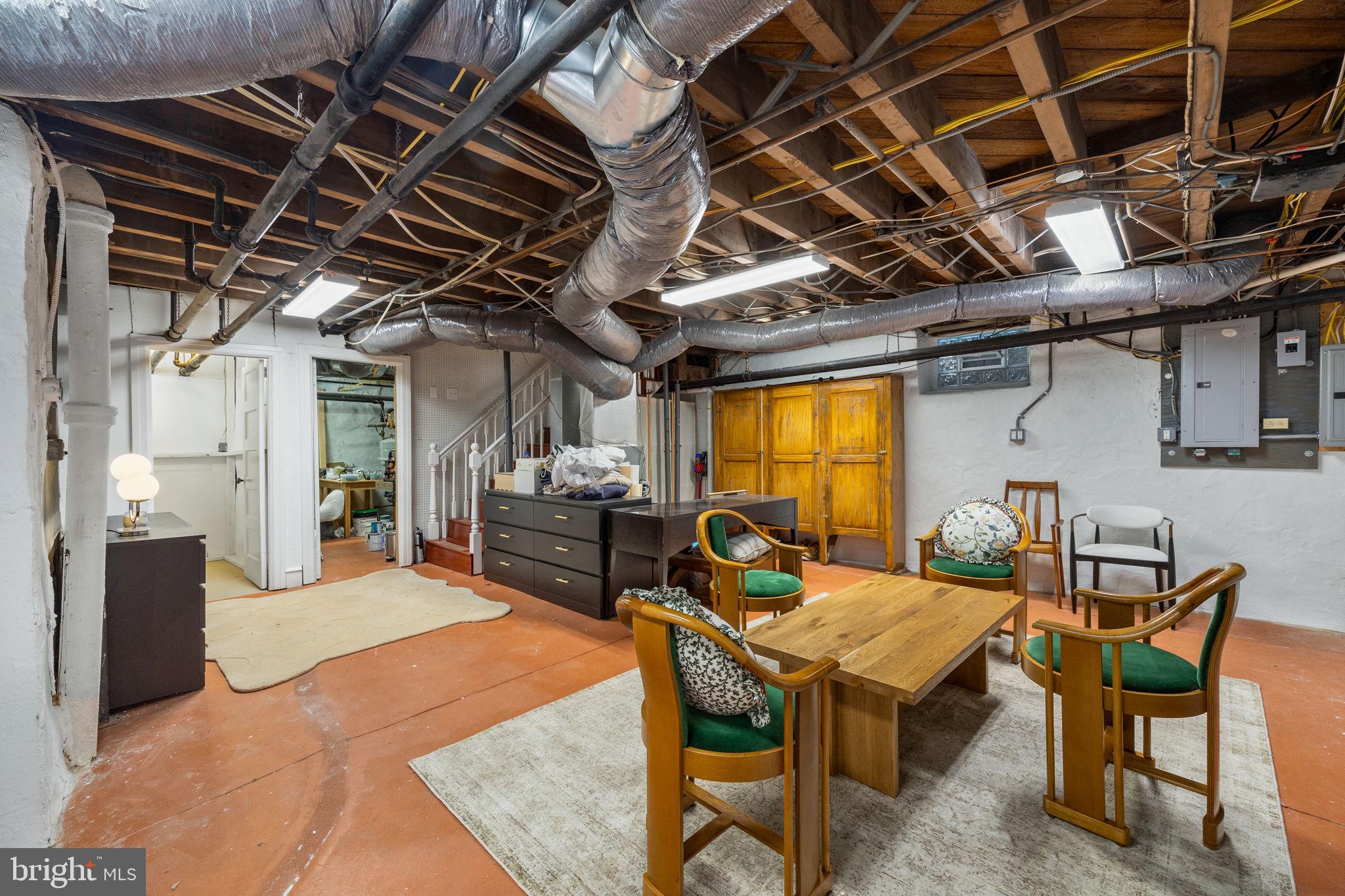 EAST FALLS - Residential