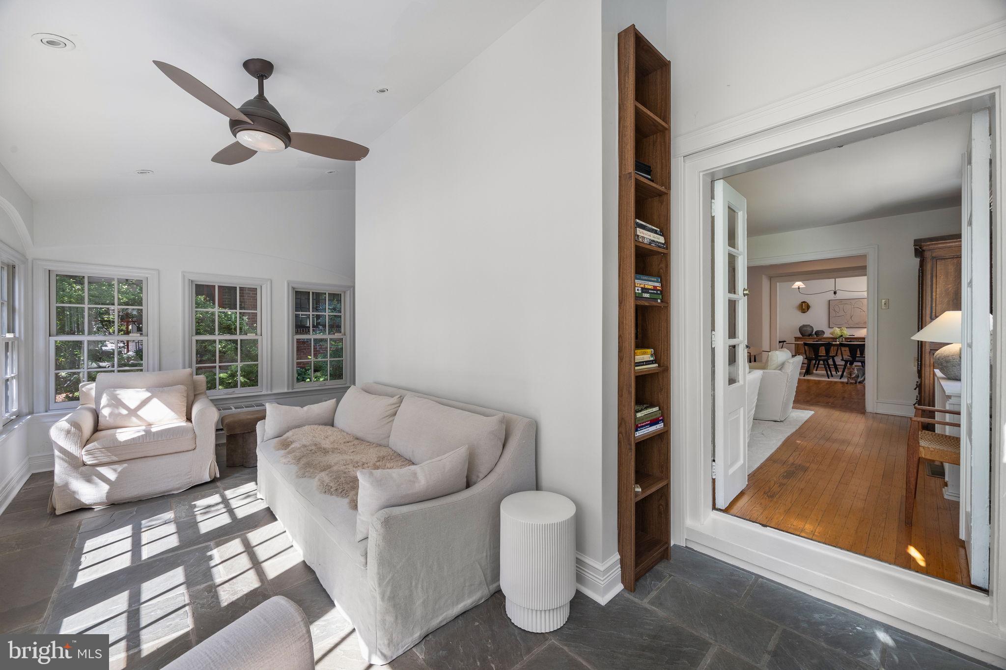 EAST FALLS - Residential