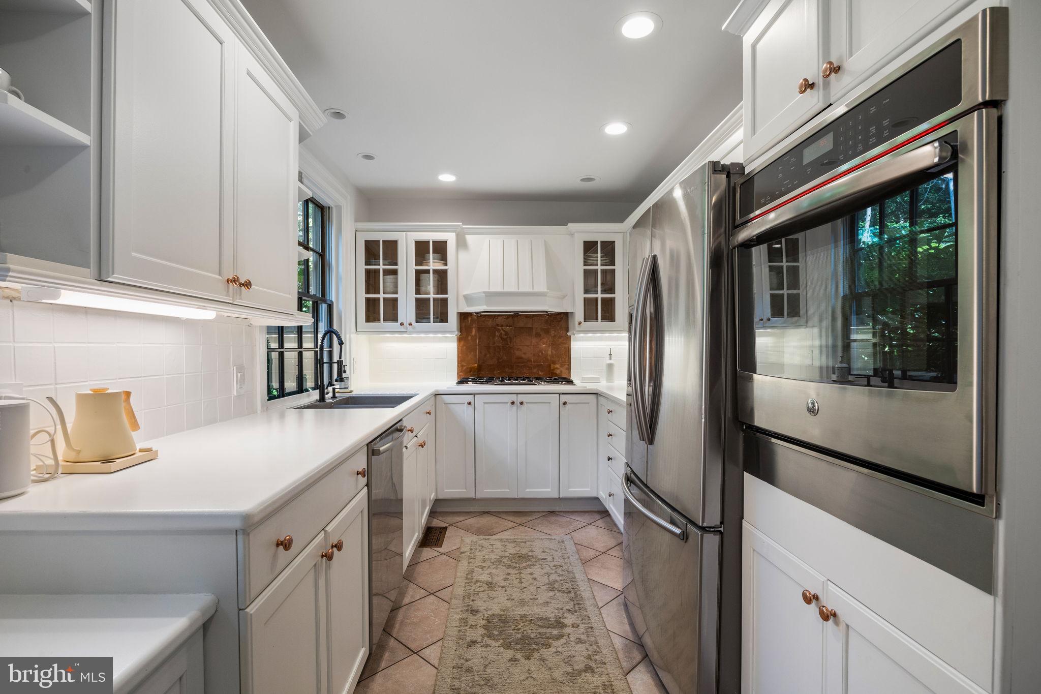 EAST FALLS - Residential