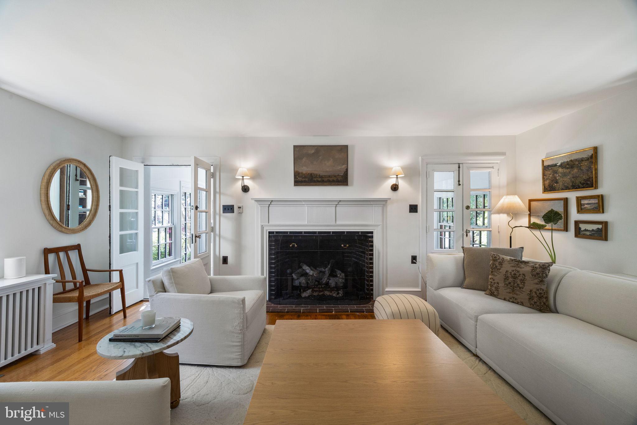 EAST FALLS - Residential