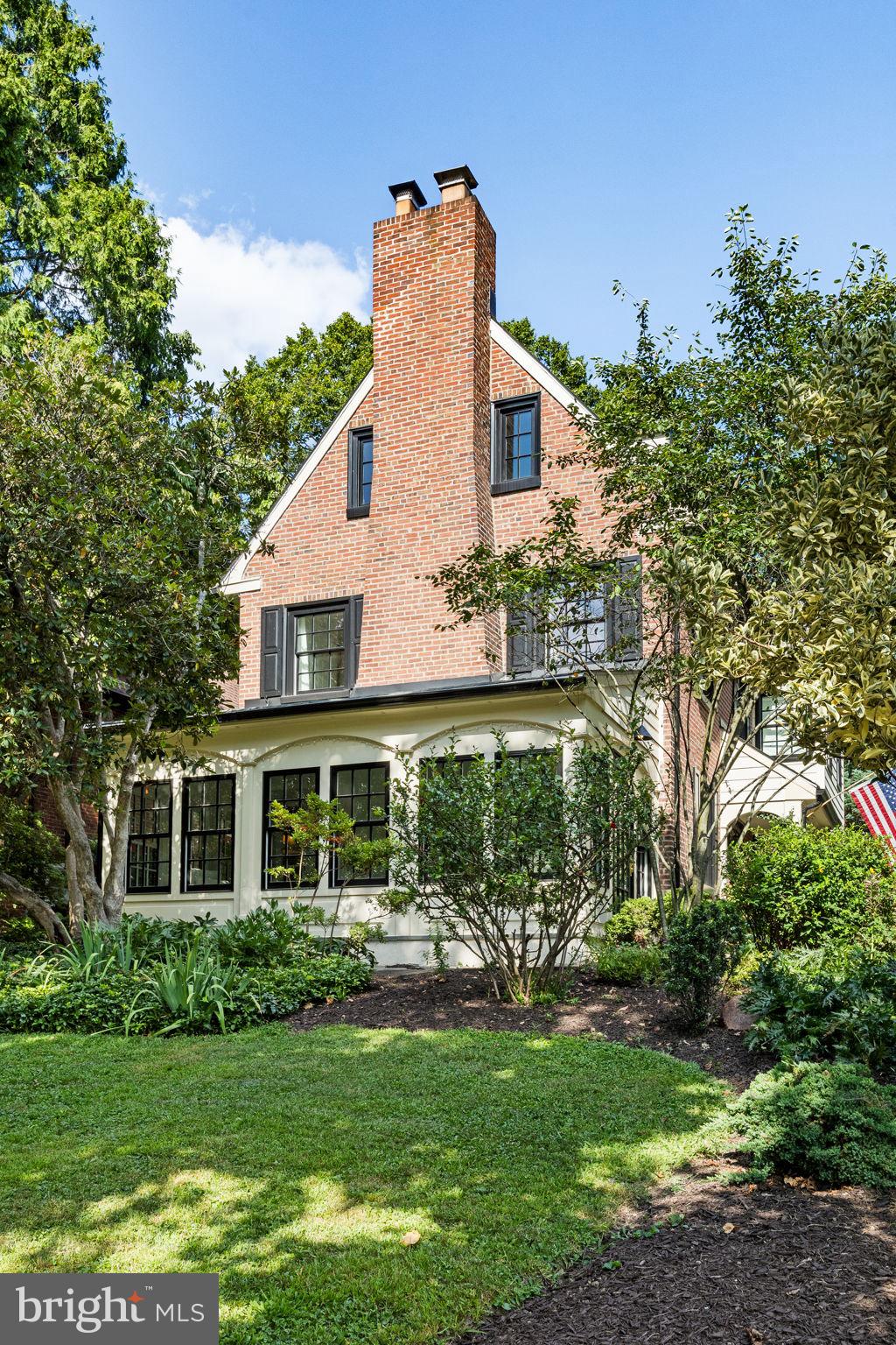 EAST FALLS - Residential