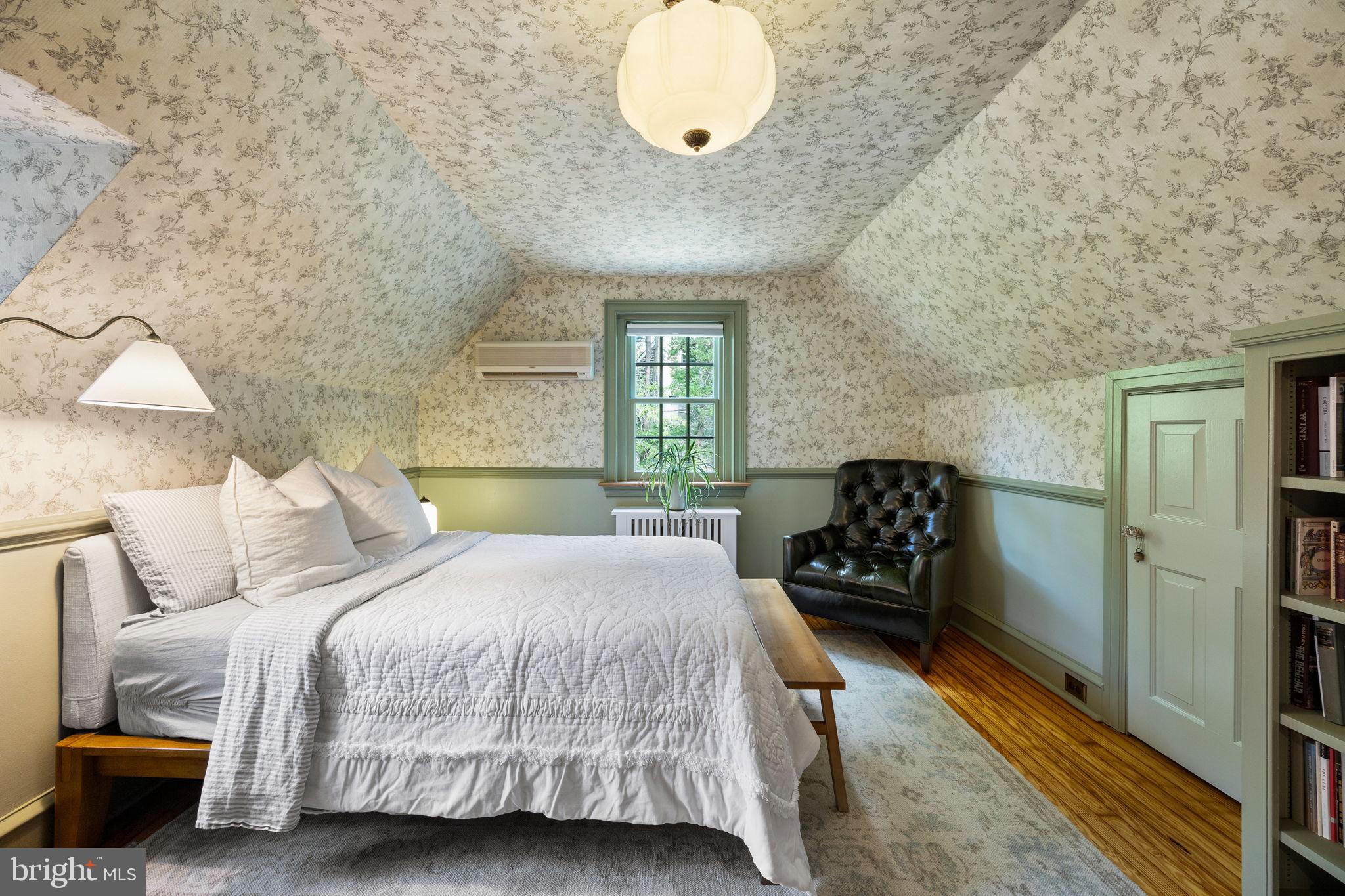 EAST FALLS - Residential