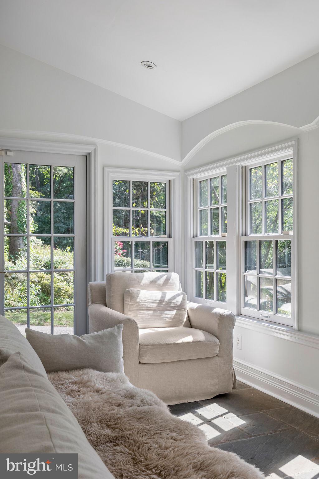 EAST FALLS - Residential