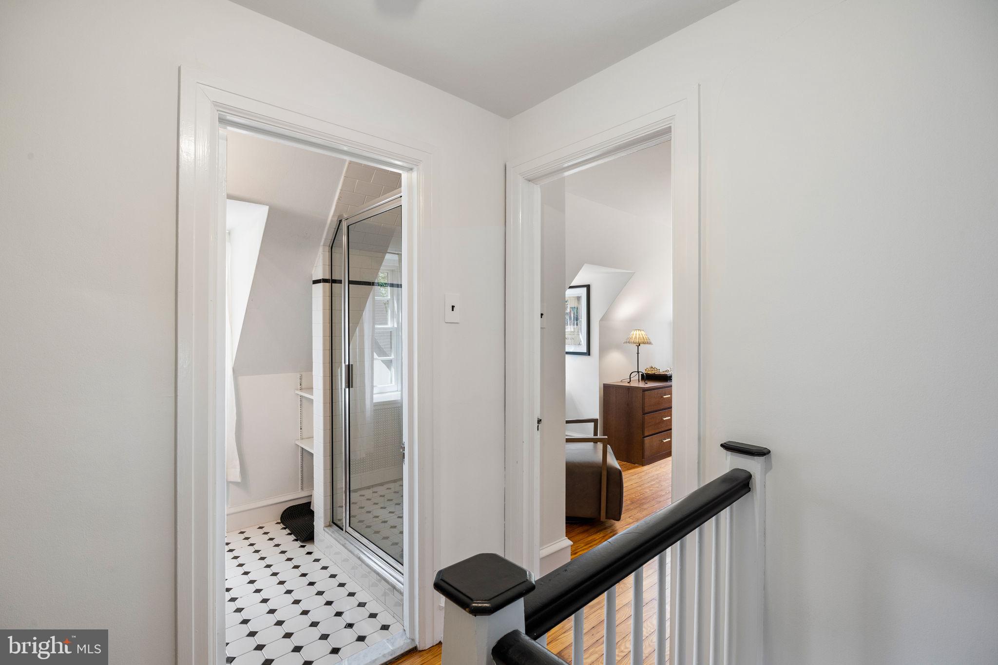 EAST FALLS - Residential