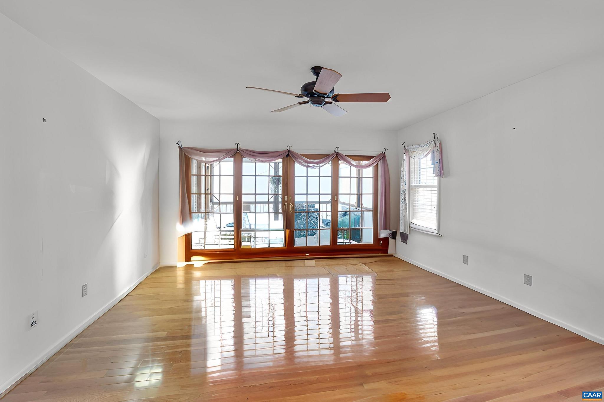 LAKE MONTICELLO - Residential