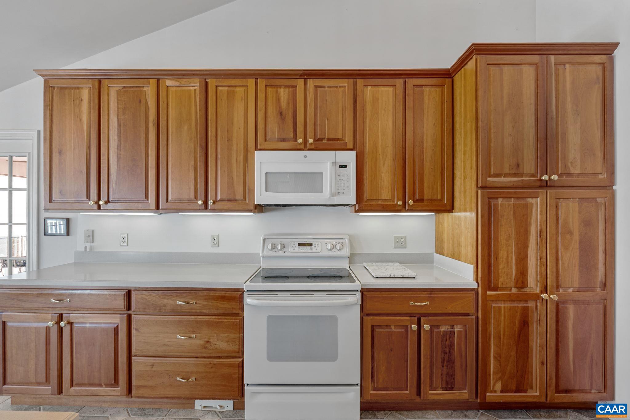 LAKE MONTICELLO - Residential