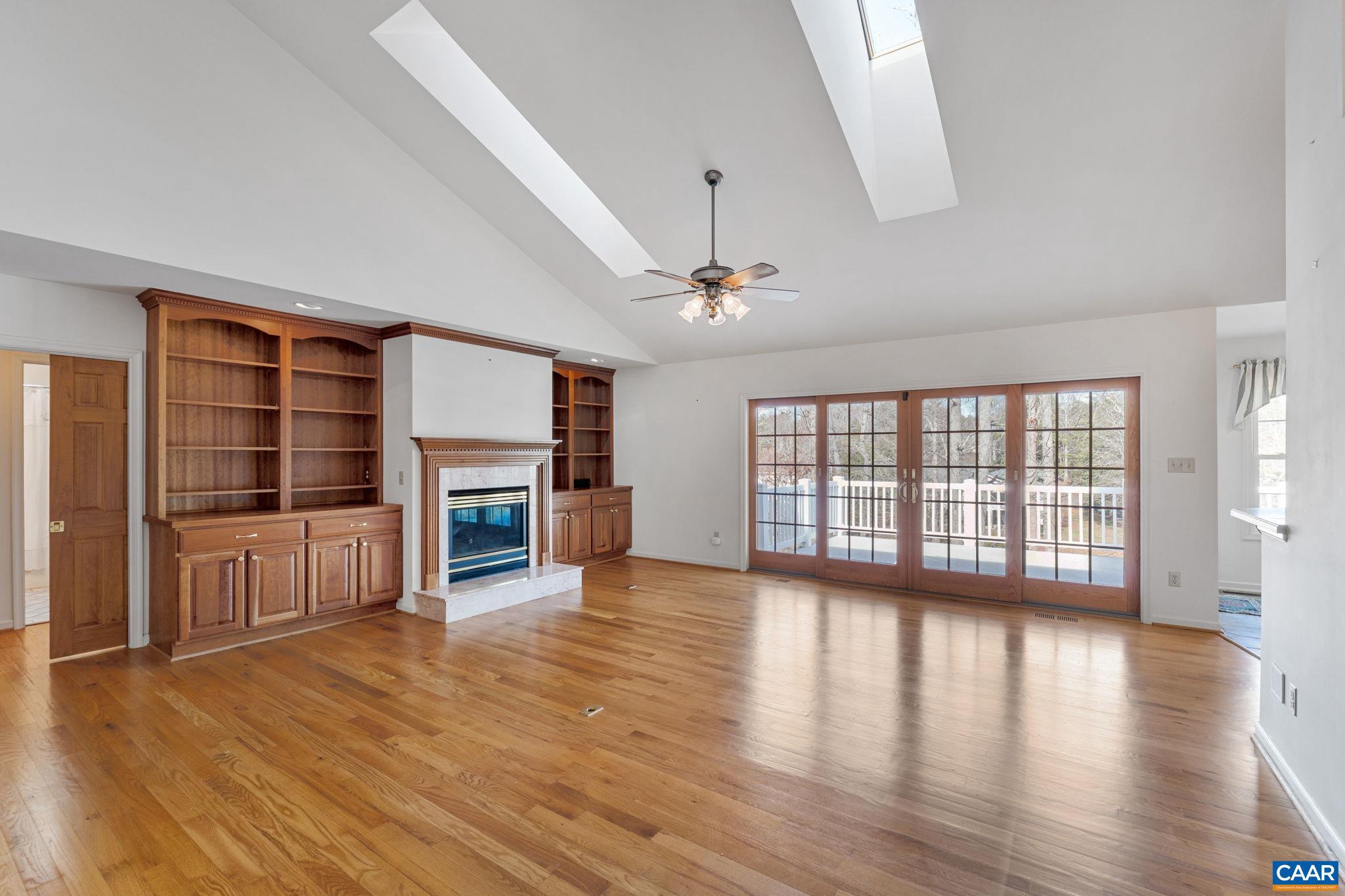 LAKE MONTICELLO - Residential