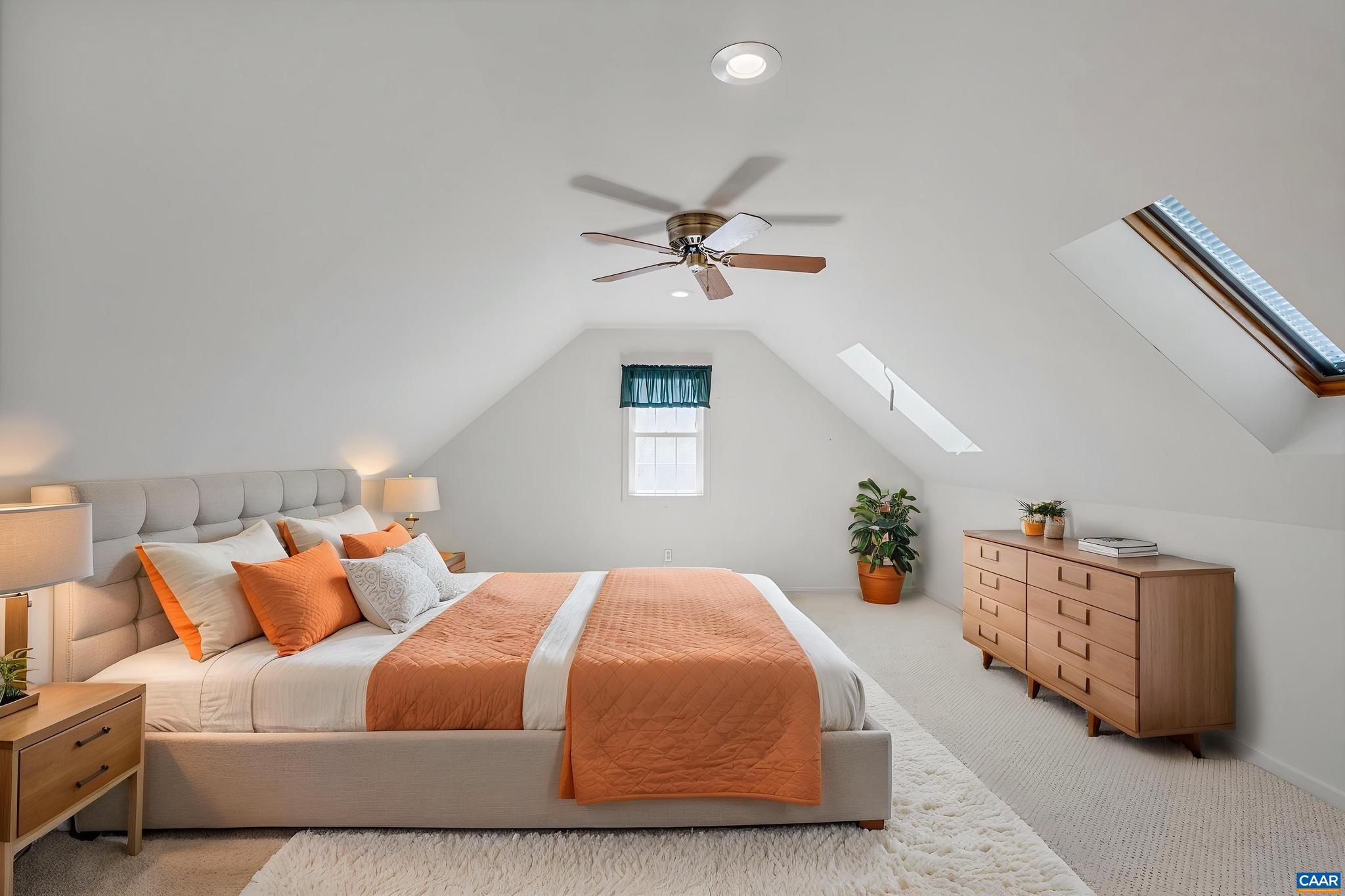 LAKE MONTICELLO - Residential