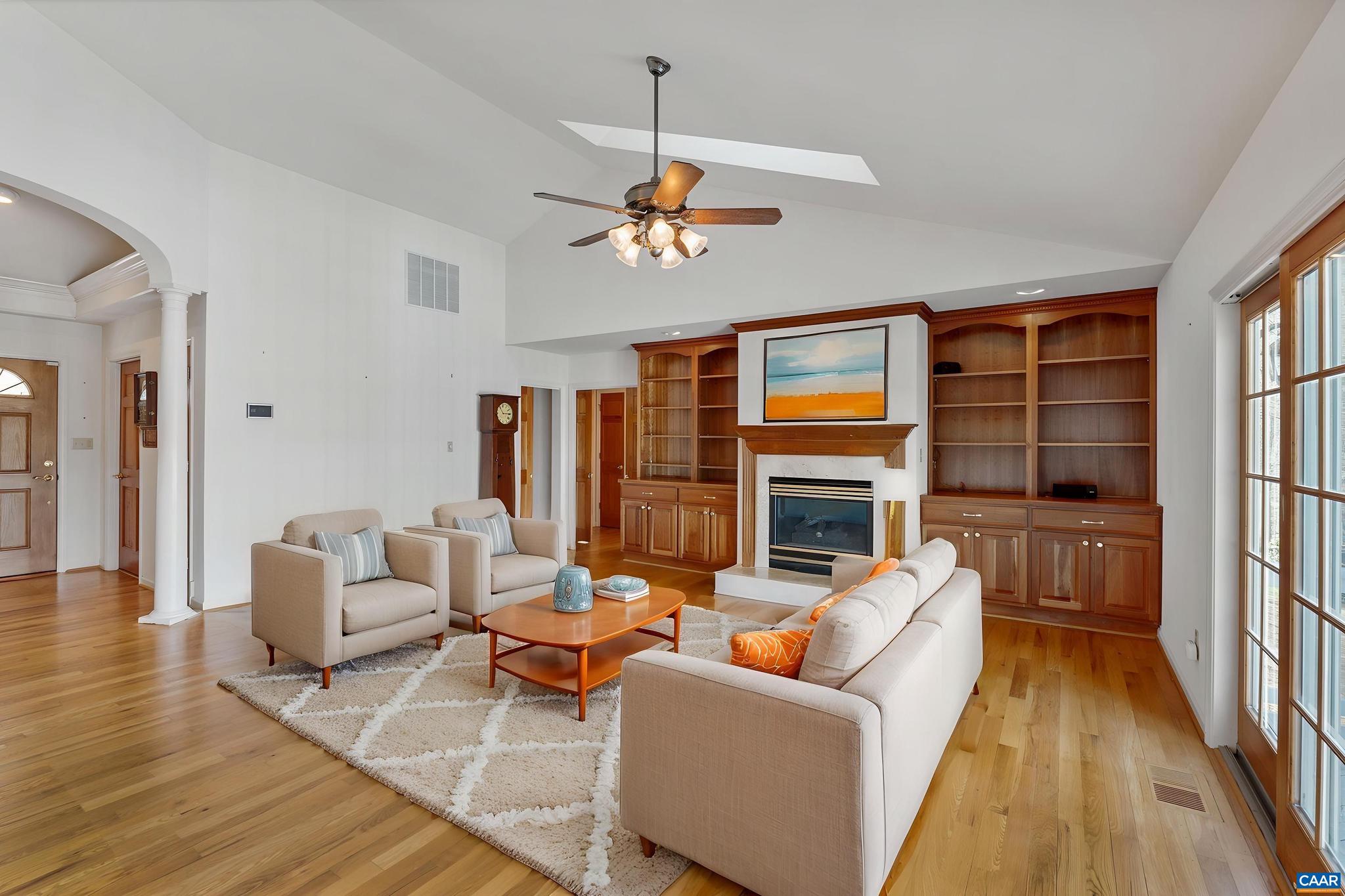 LAKE MONTICELLO - Residential