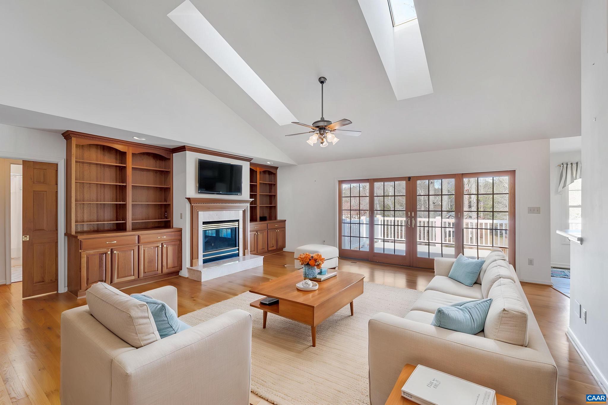 LAKE MONTICELLO - Residential